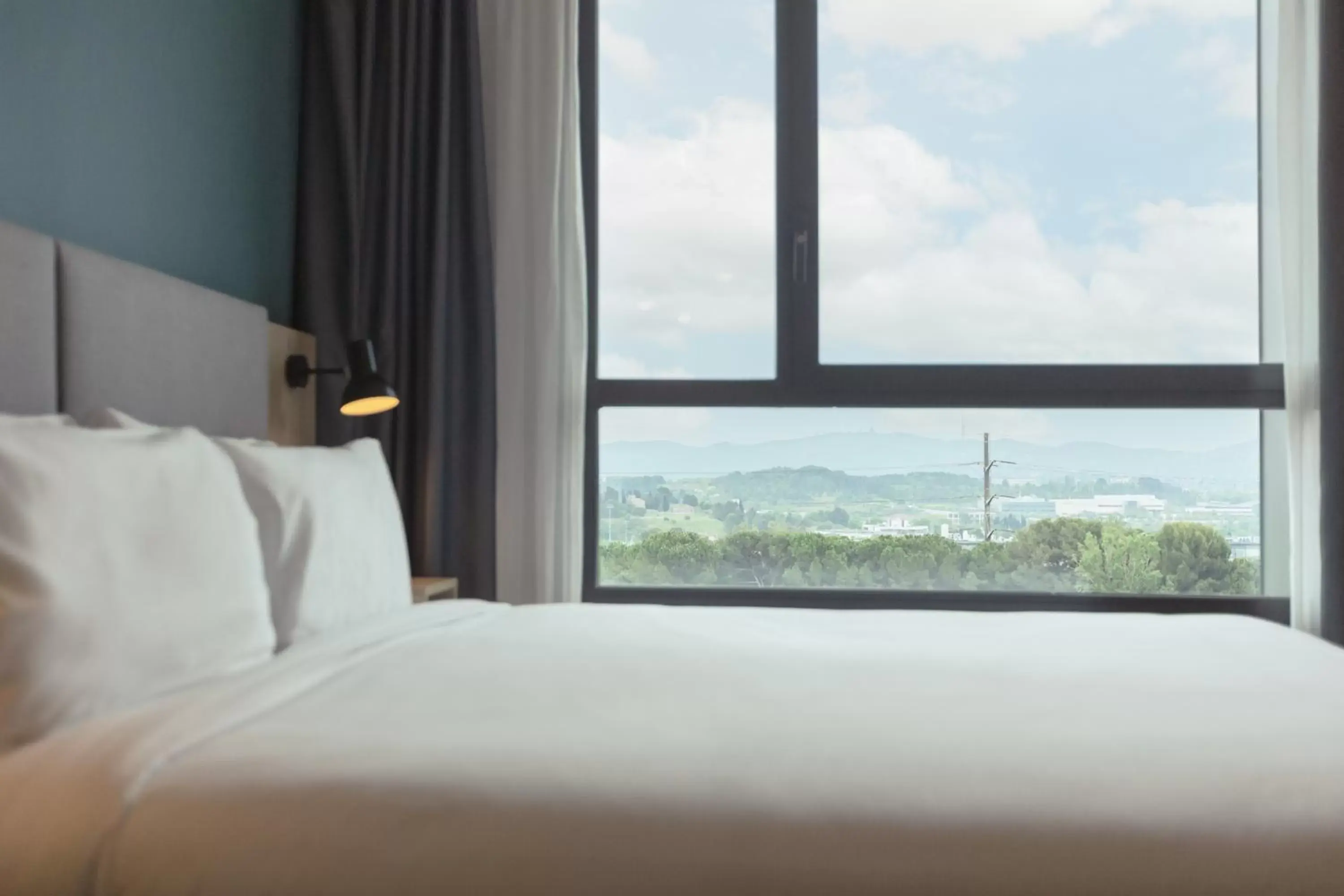 Standard Room with Two Single Beds in Holiday Inn Barcelona - Sant Cugat by IHG Standard Room with Two Single Beds in Holiday Inn Barcelona - Sant Cugat by IHG