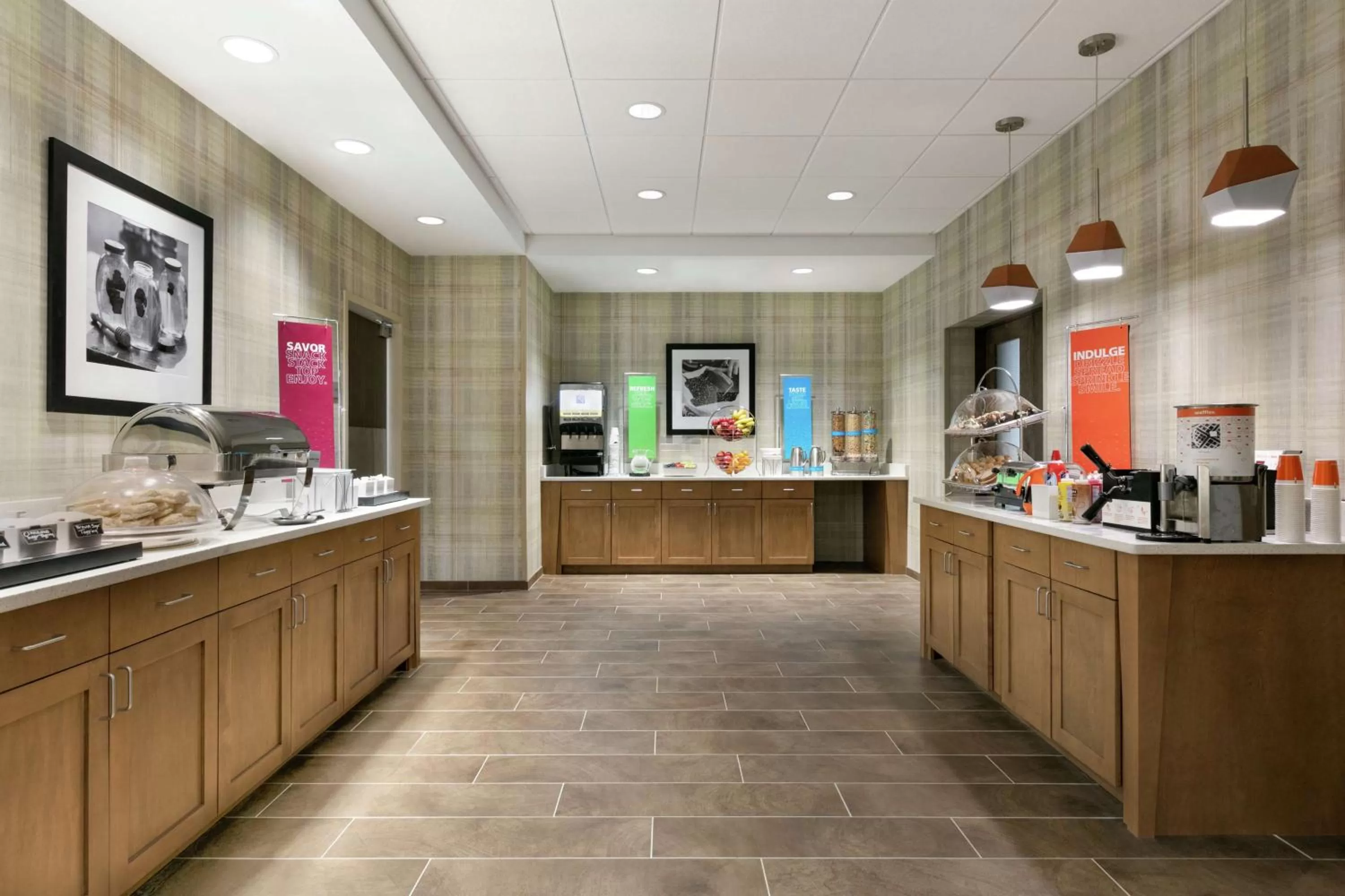 Dining area in Hampton Inn And Suites By Hilton Johns Creek