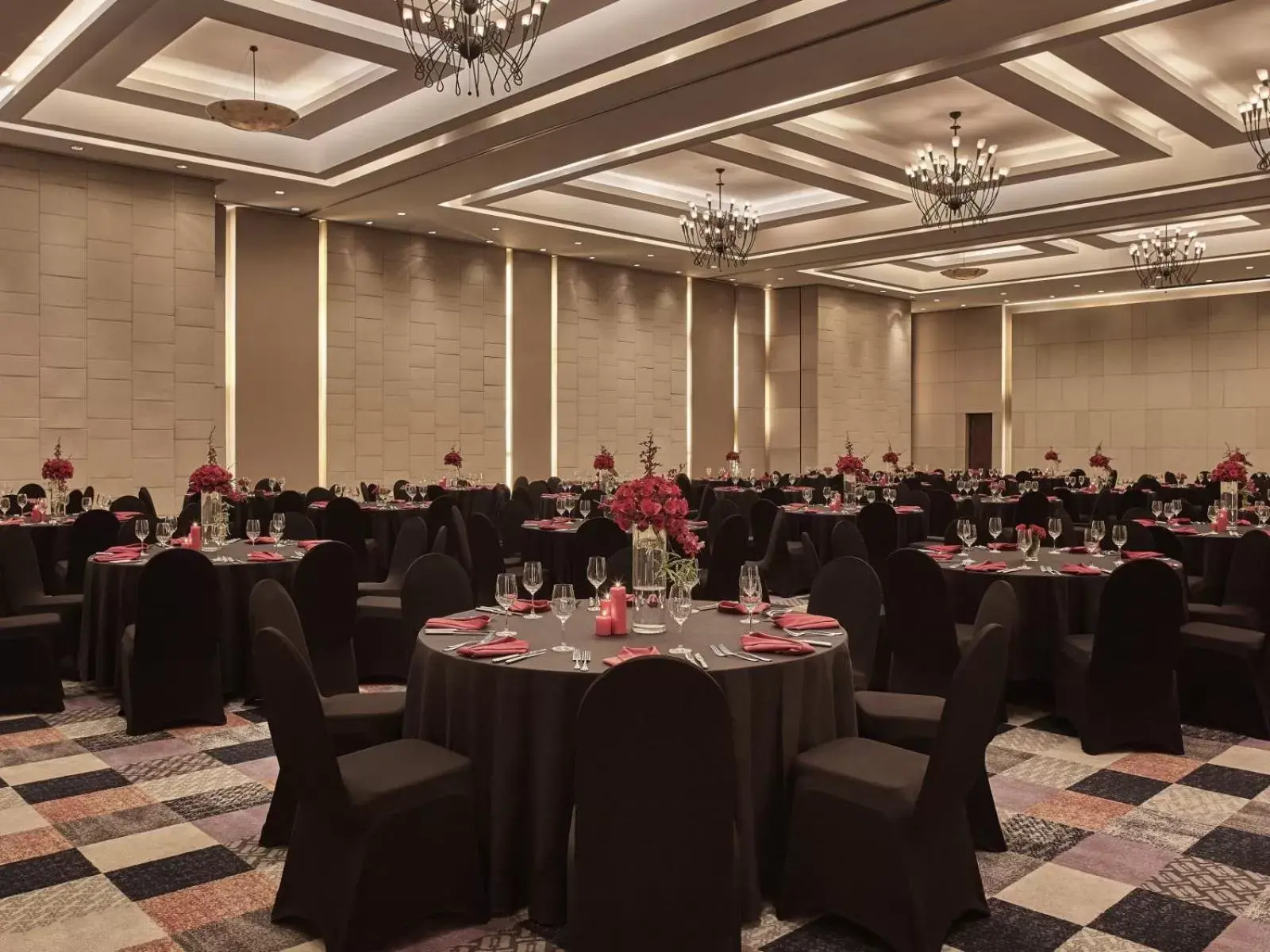 Restaurant/places to eat, Banquet Facilities in TQT Hotel