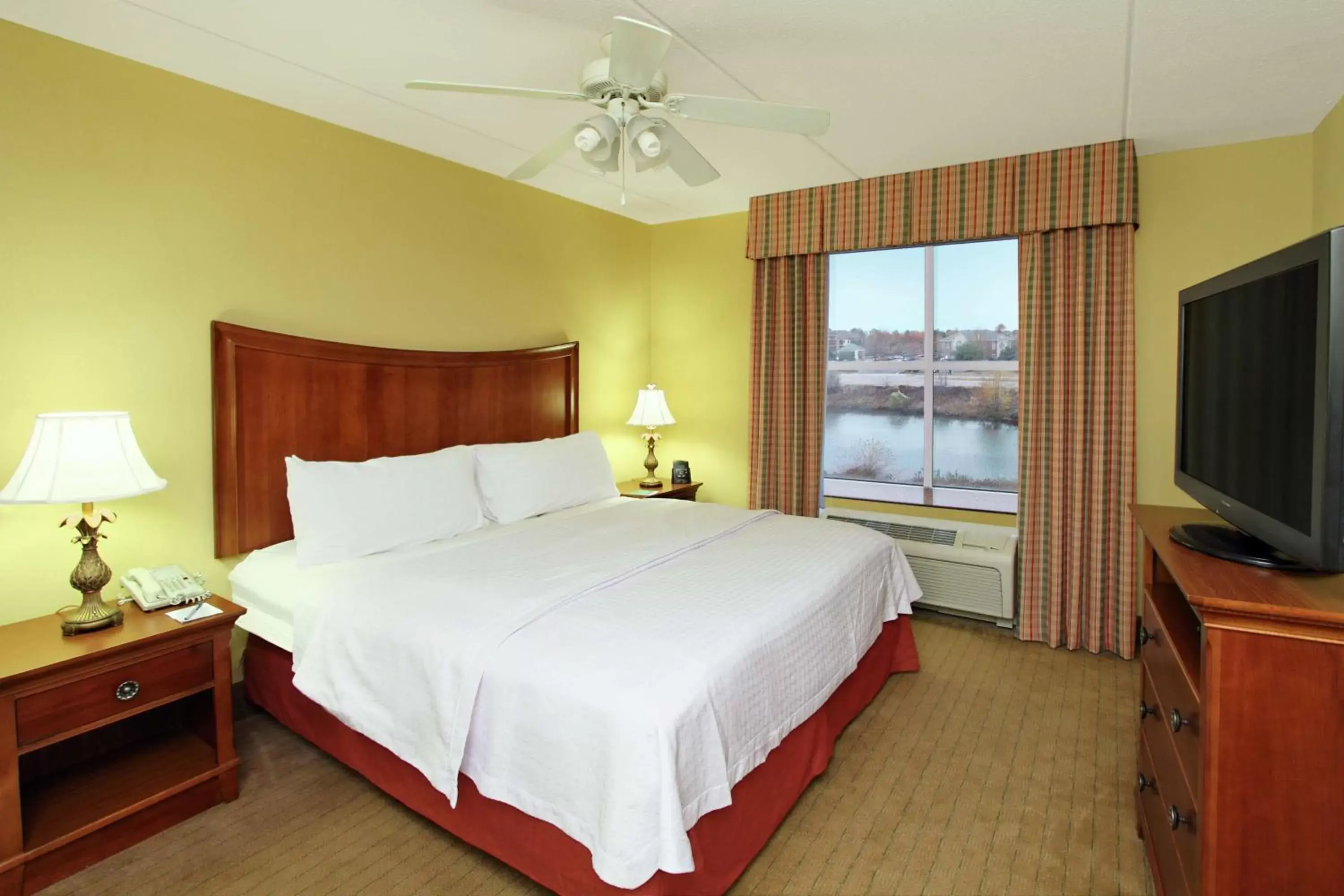 Bed in Homewood Suites by Hilton Chesapeake - Greenbrier