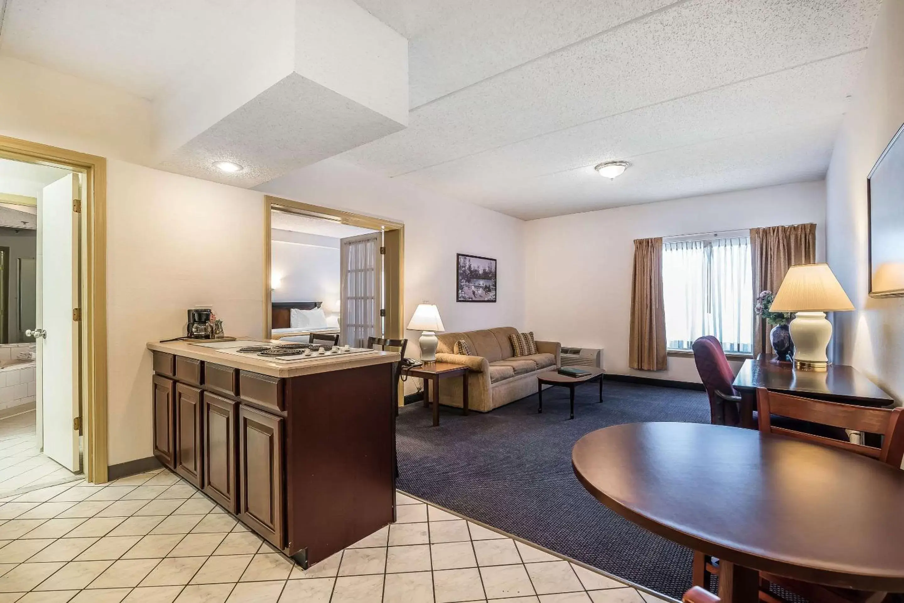 Bedroom, Seating Area in Quality Inn & Suites Albany Airport