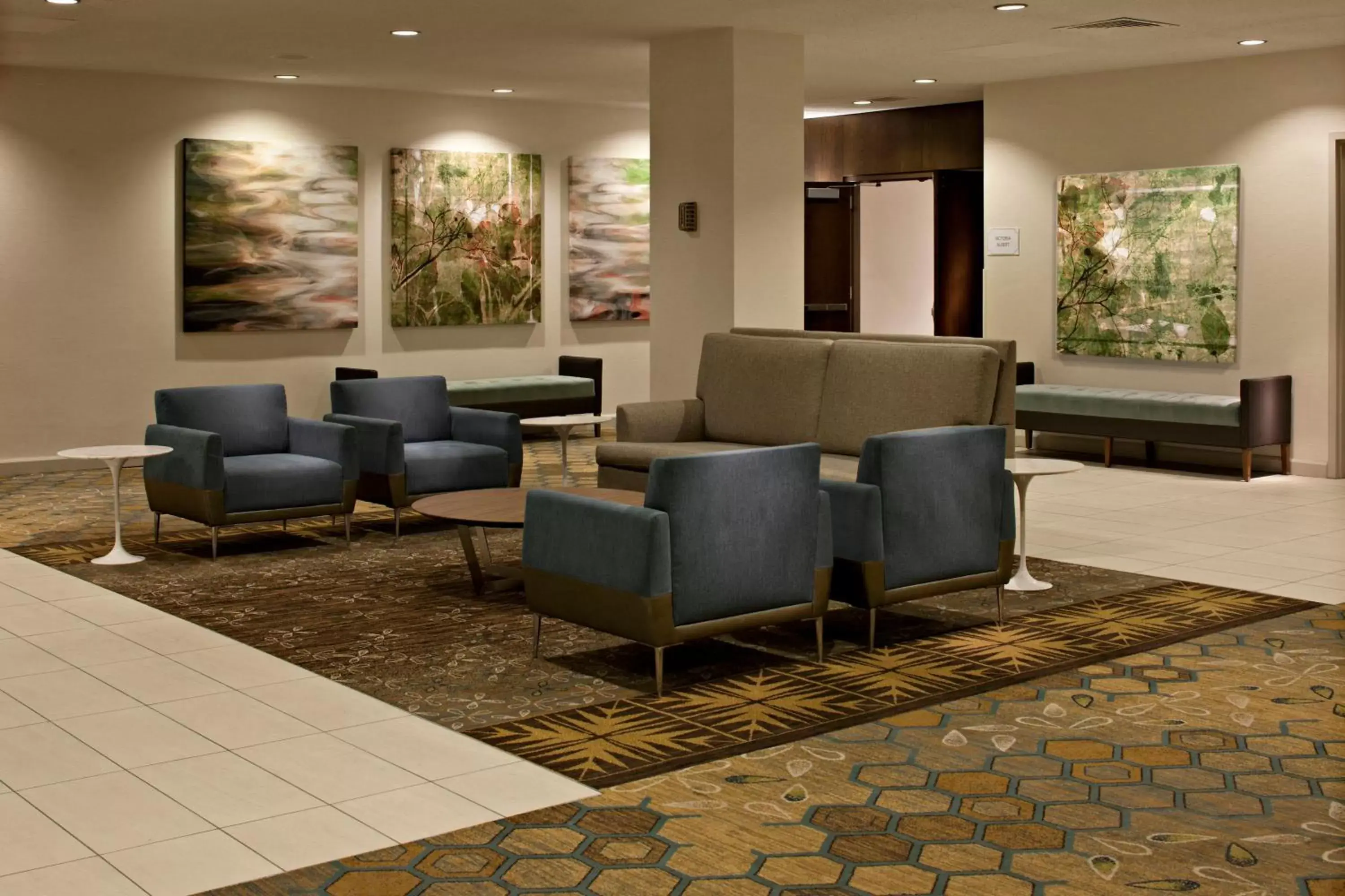 Meeting/conference room, Lobby/Reception in Delta Hotels by Marriott Winnipeg