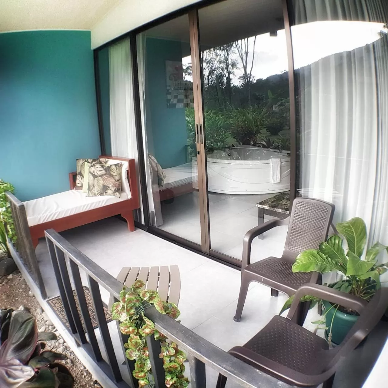 Balcony/Terrace, Bed in Yellow Tree Suites