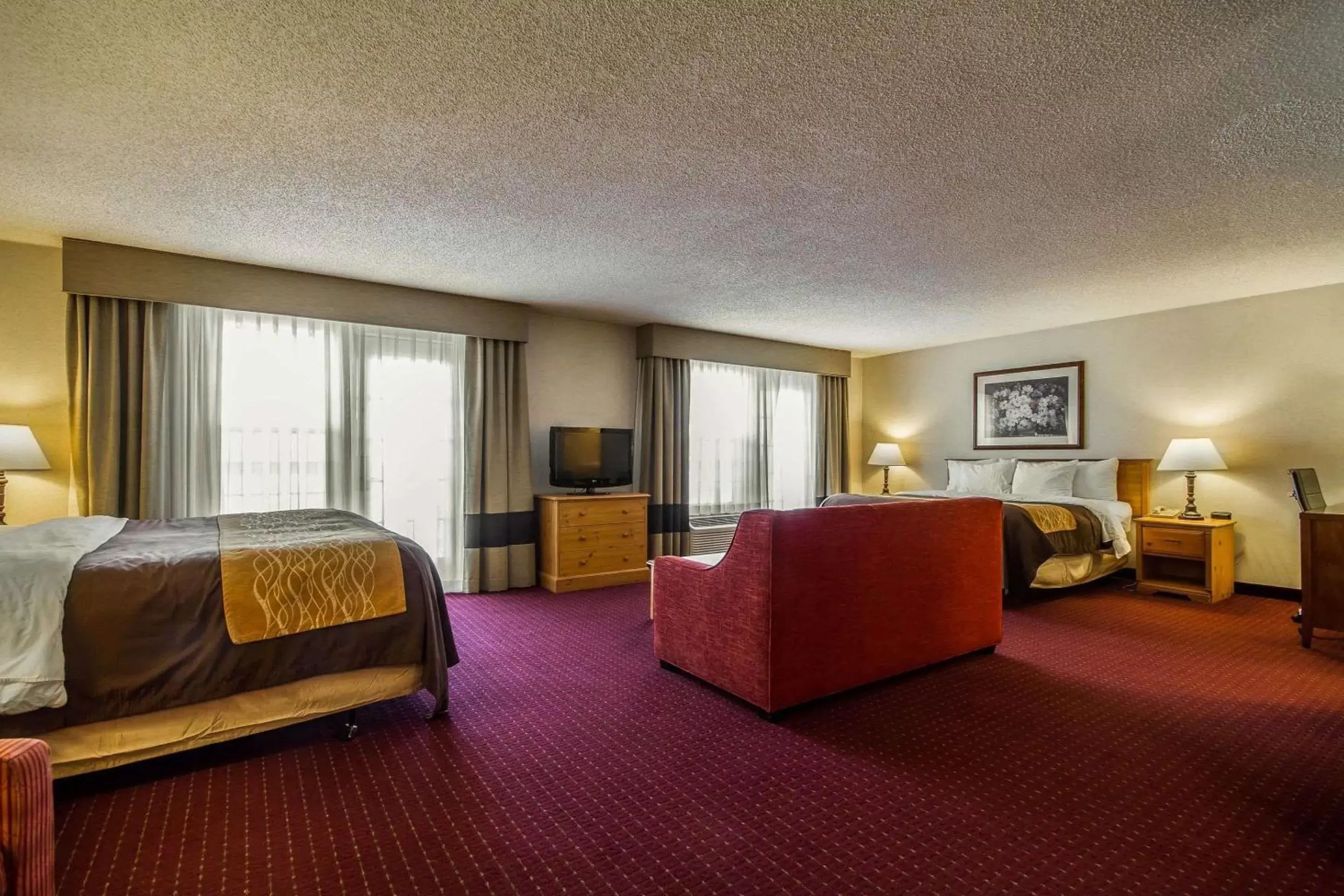 Photo of the whole room in Comfort Inn Fond Du Lac