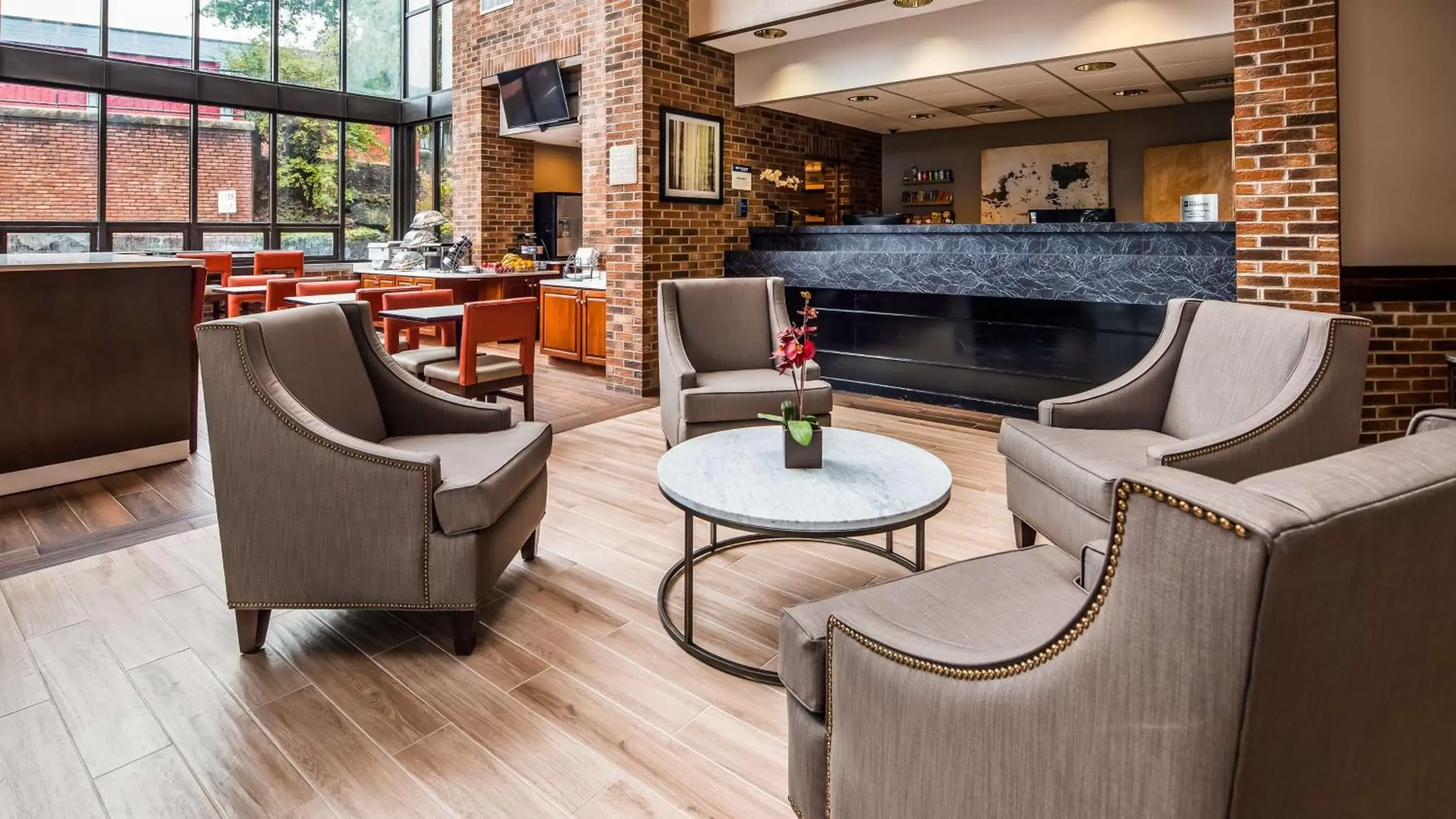 Lobby or reception, Lounge/Bar in Best Western Danbury/Bethel