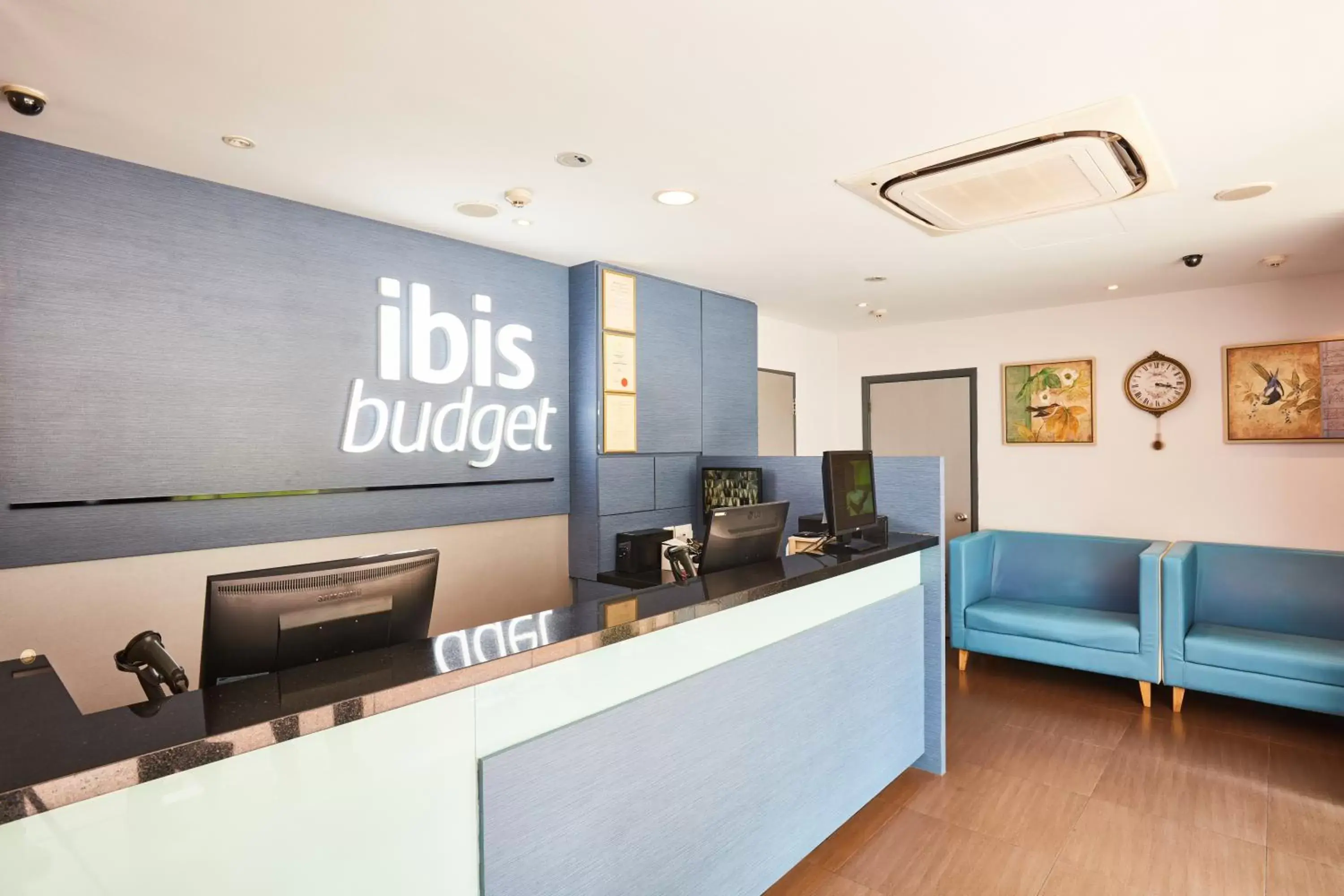 Lobby or reception in ibis budget Singapore Sapphire Lobby or reception in ibis budget Singapore Sapphire