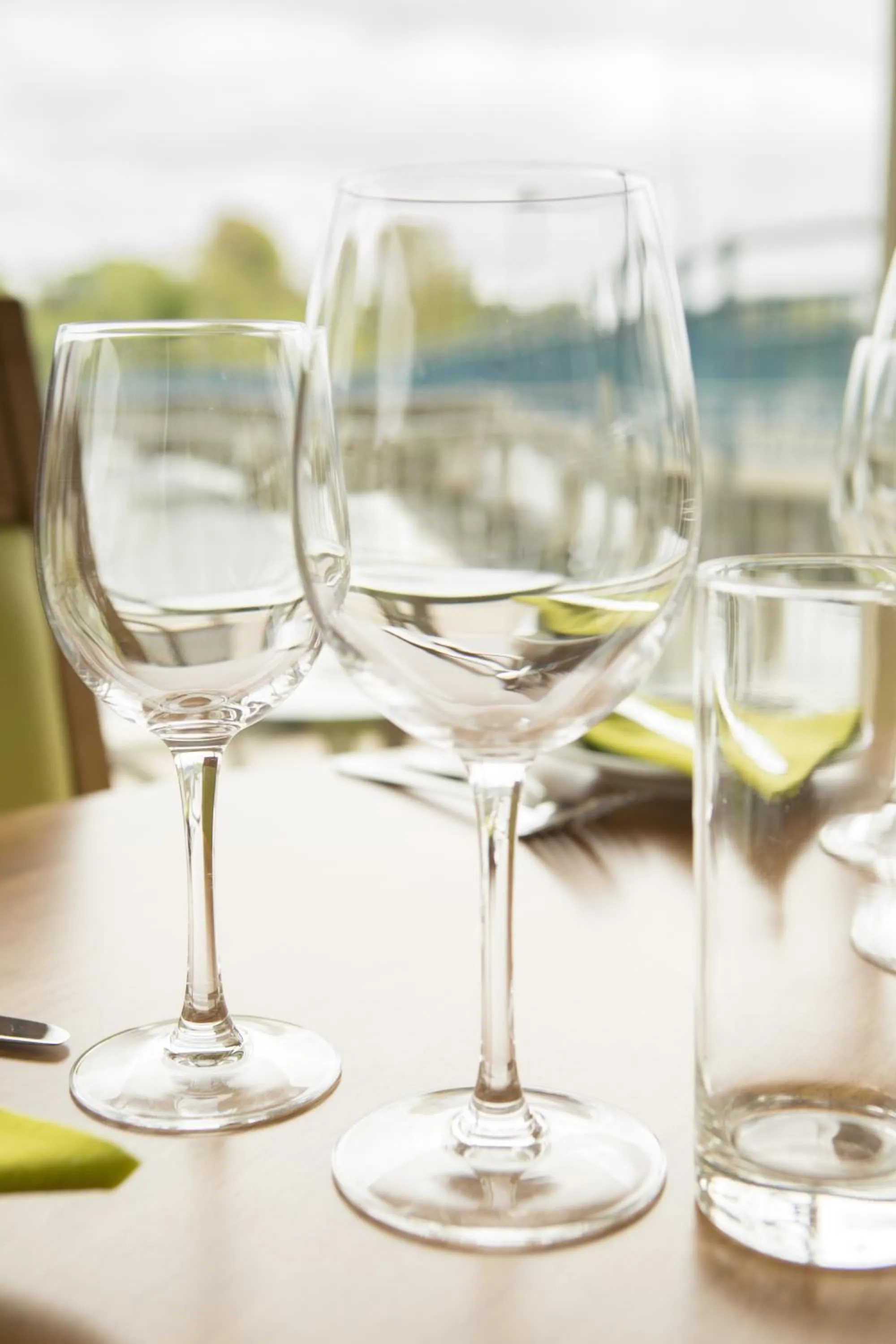 Restaurant/places to eat in Riverside Hotel