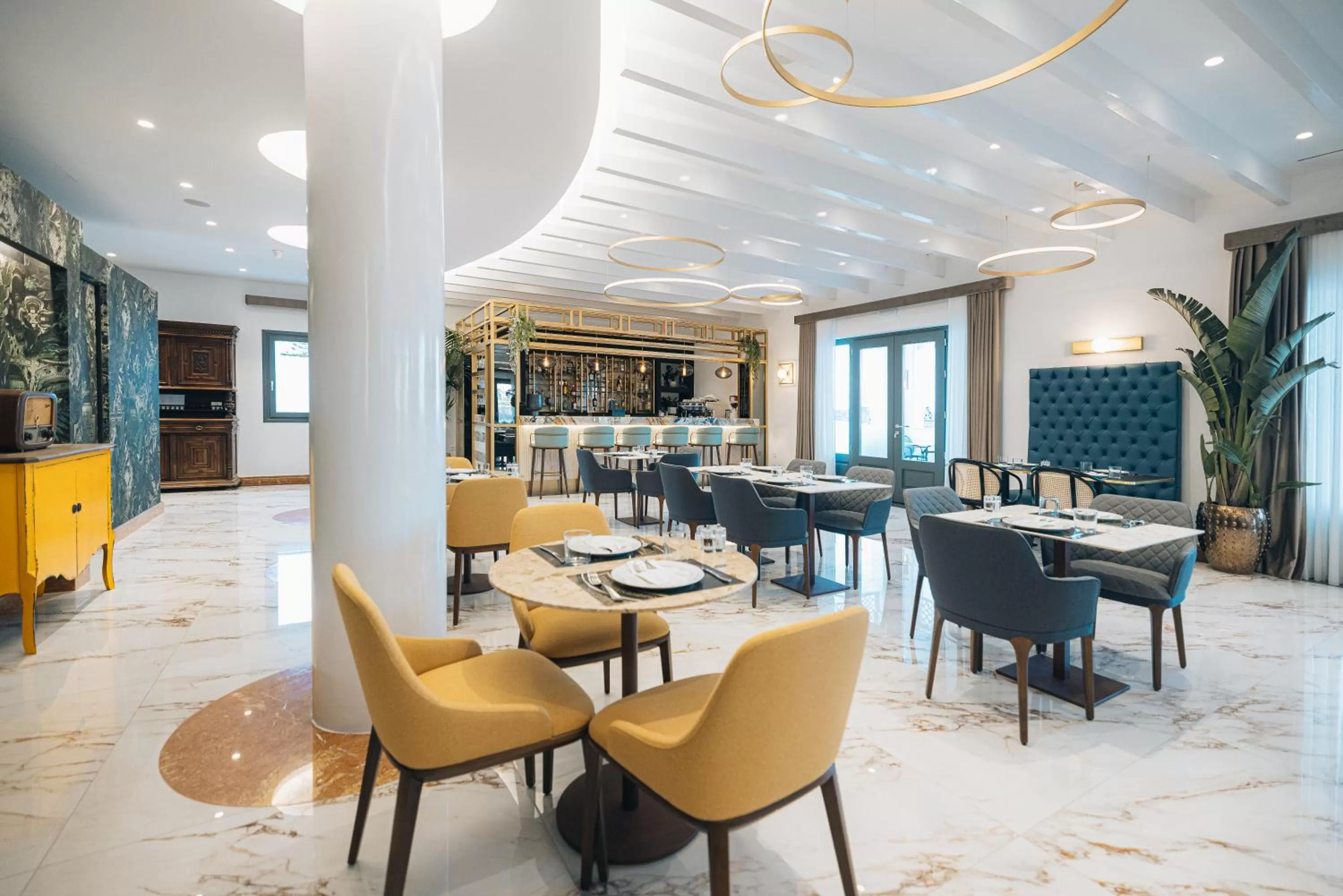 Restaurant/places to eat in De Sol Hotel & Spa