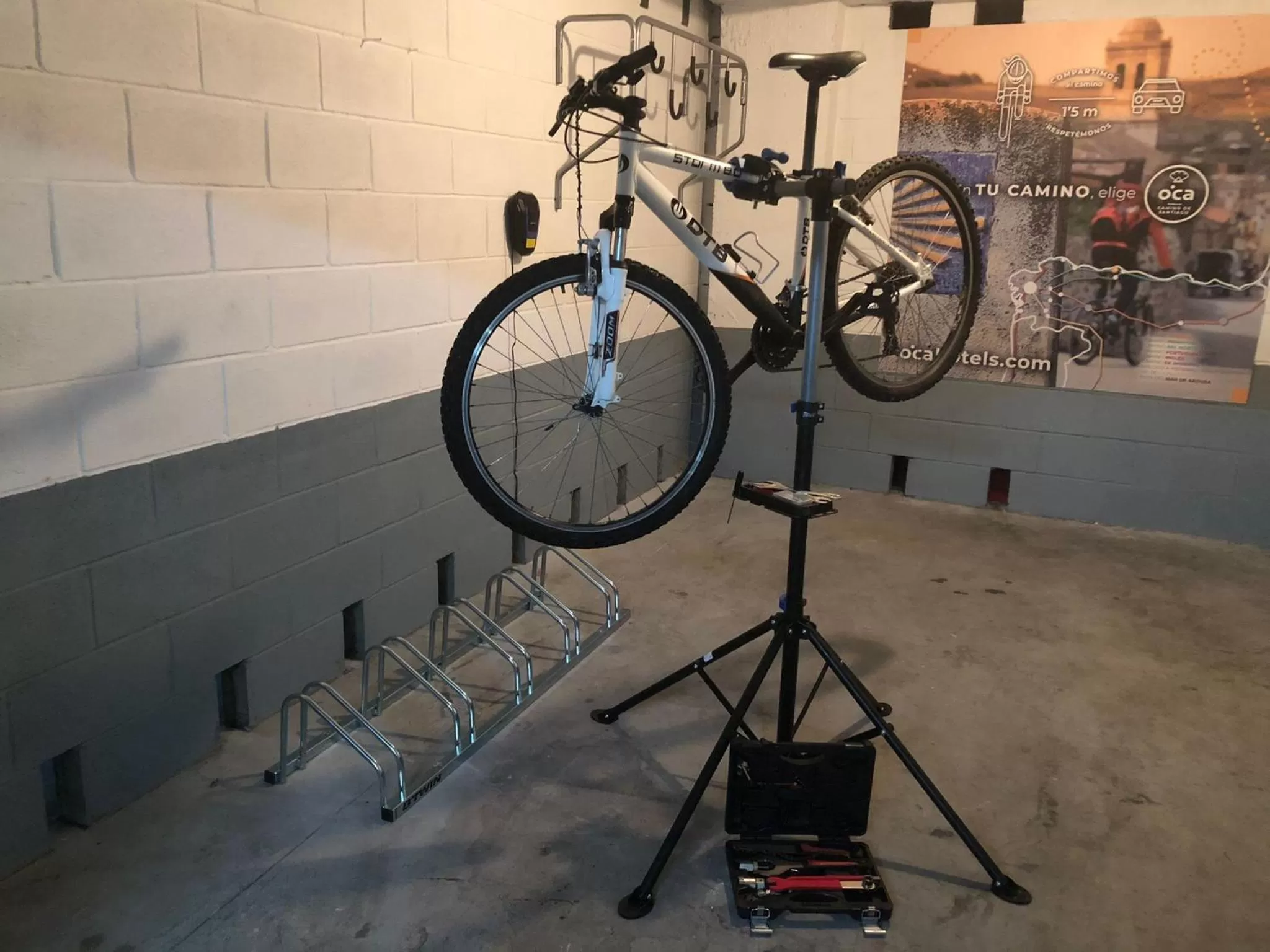 Cycling in Oca Villa de Avilés Hotel