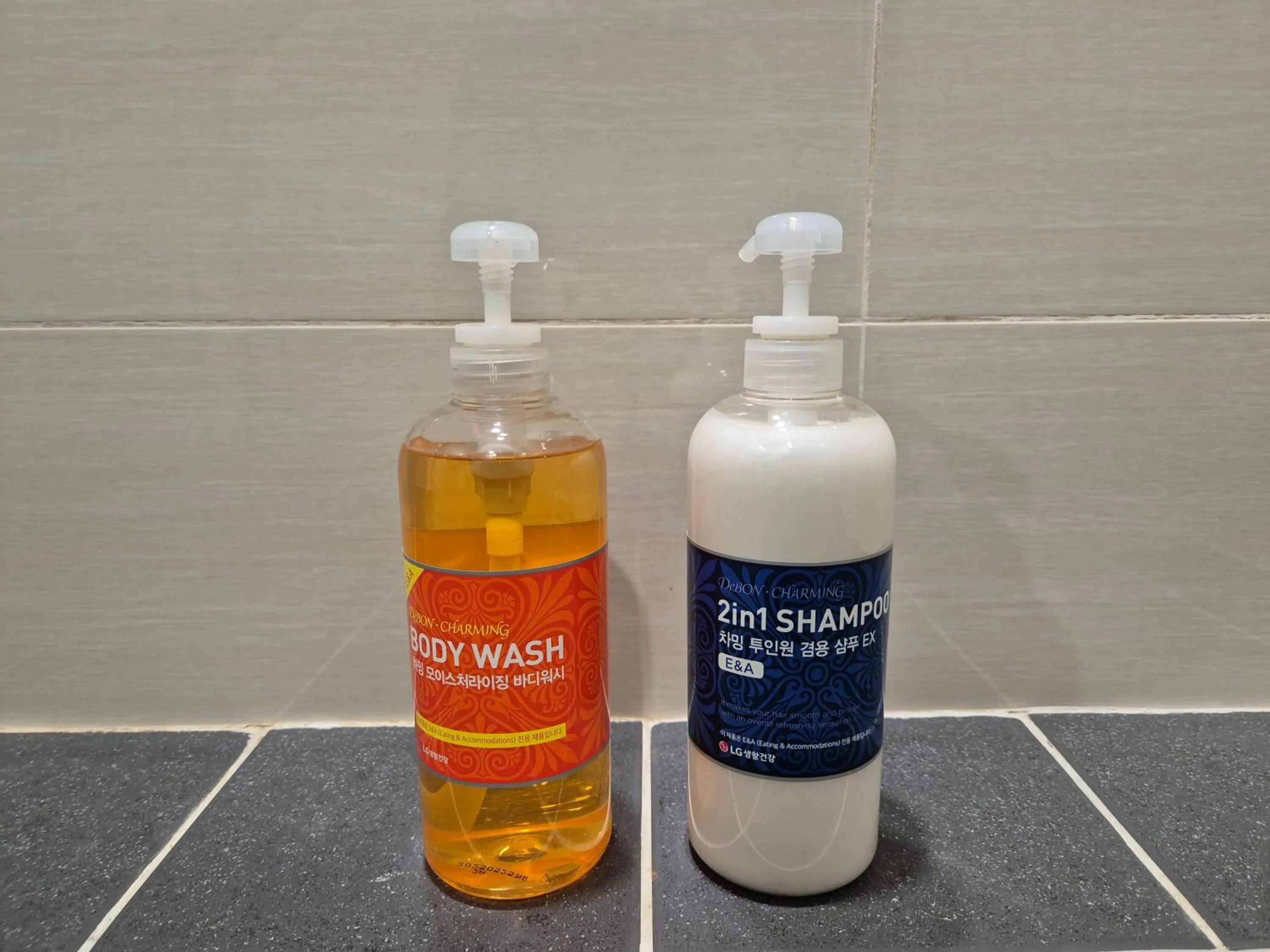 Property building in Gwang Jang Hotel