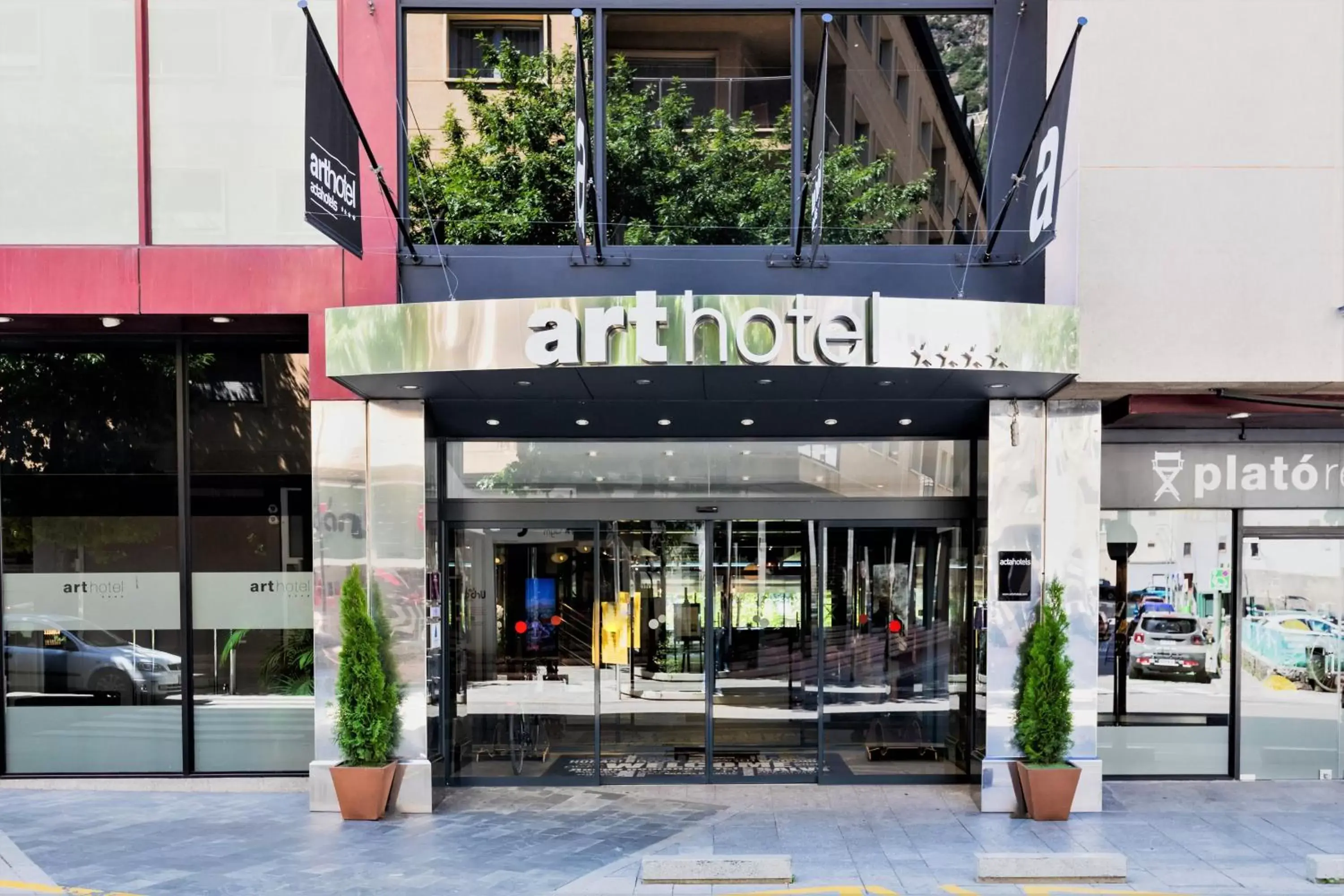 Facade/entrance in Acta Arthotel