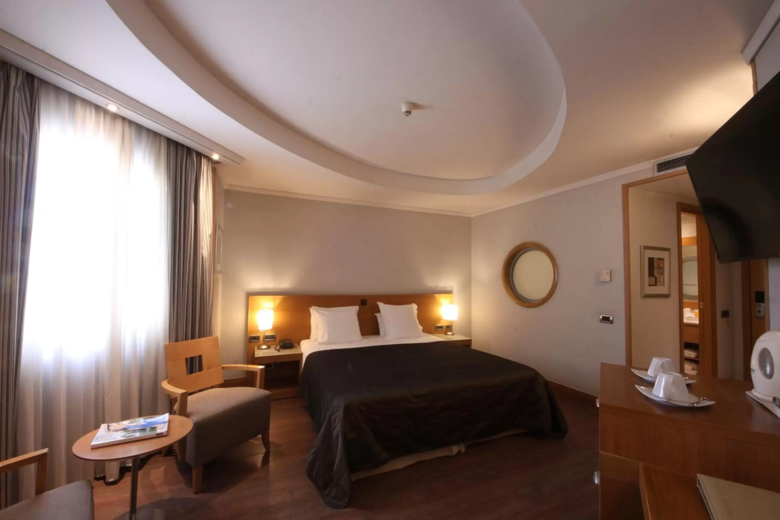 Photo of the whole room, Bed in The Athenian Callirhoe Exclusive Hotel