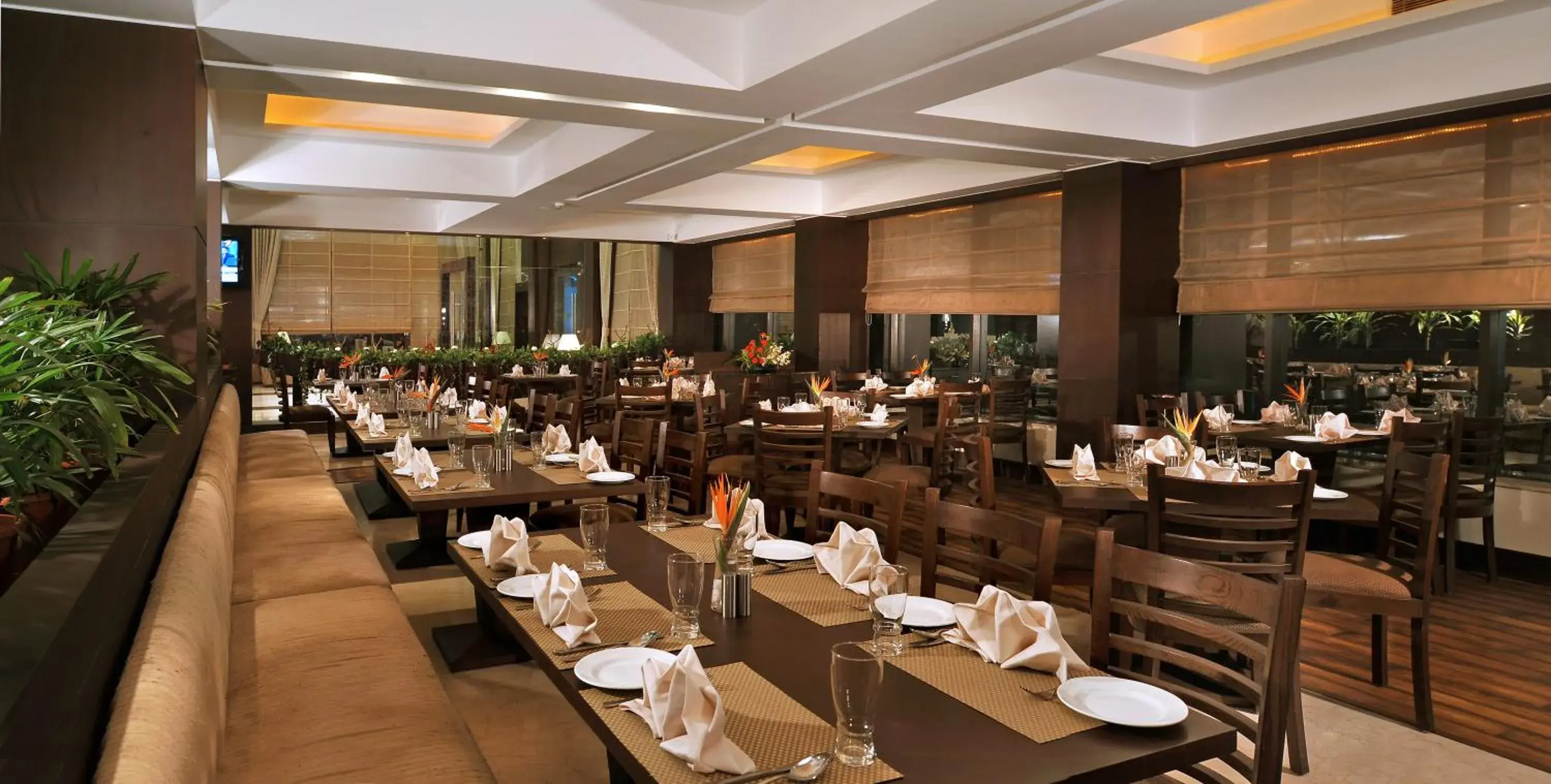 Restaurant/Places to Eat in Country Inn & Suites by Radisson, Gurugram Sector 12