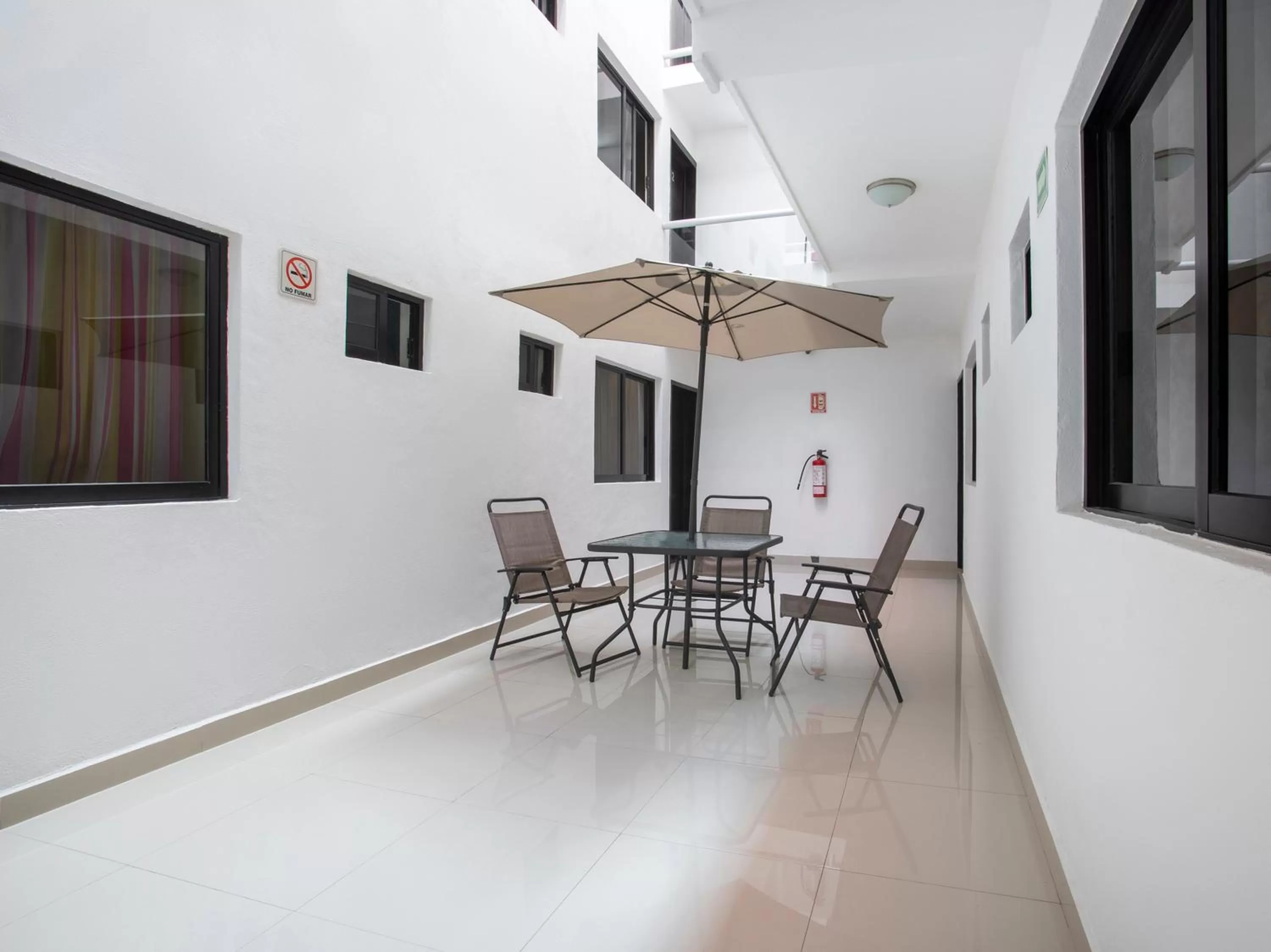 Patio in Hotel Jardín Cancún