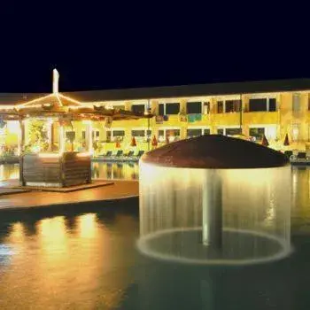 Night, Swimming Pool in Hotel Centro Turistico Gardesano