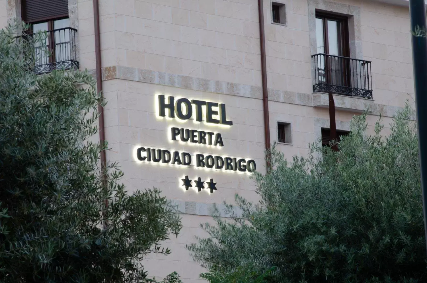 Facade/entrance, Property Building in Hotel Puerta Ciudad Rodrigo