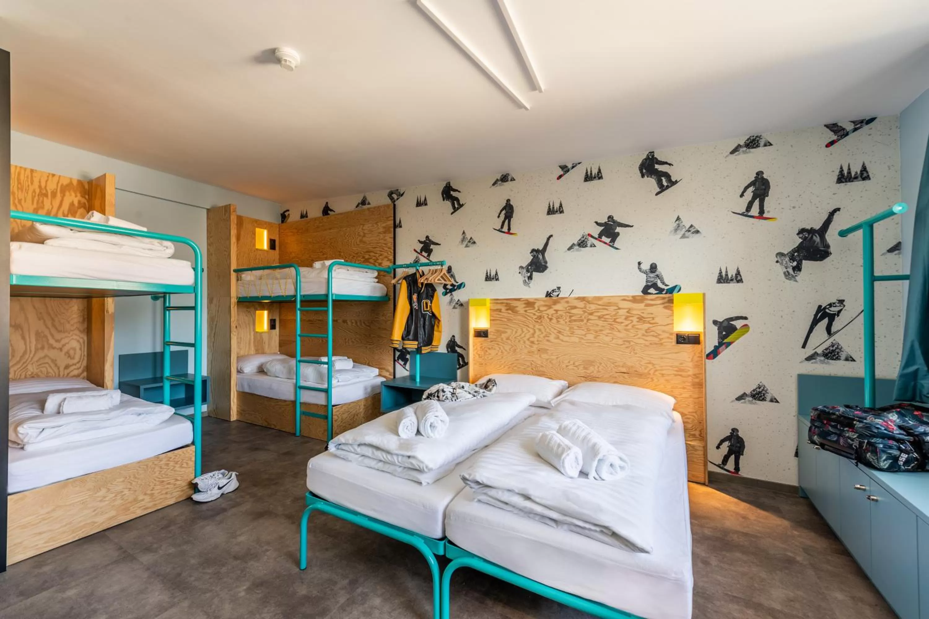 Bedroom, Bed in MEININGER Hotel Innsbruck Zentrum