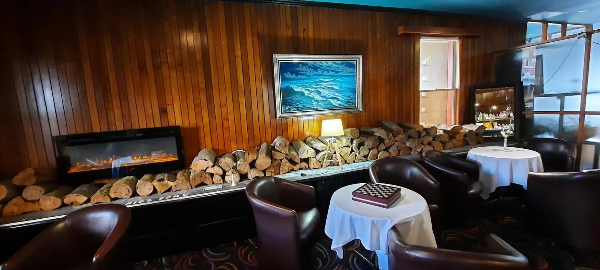 Restaurant/Places to Eat in Mt Lyell Motor Inn