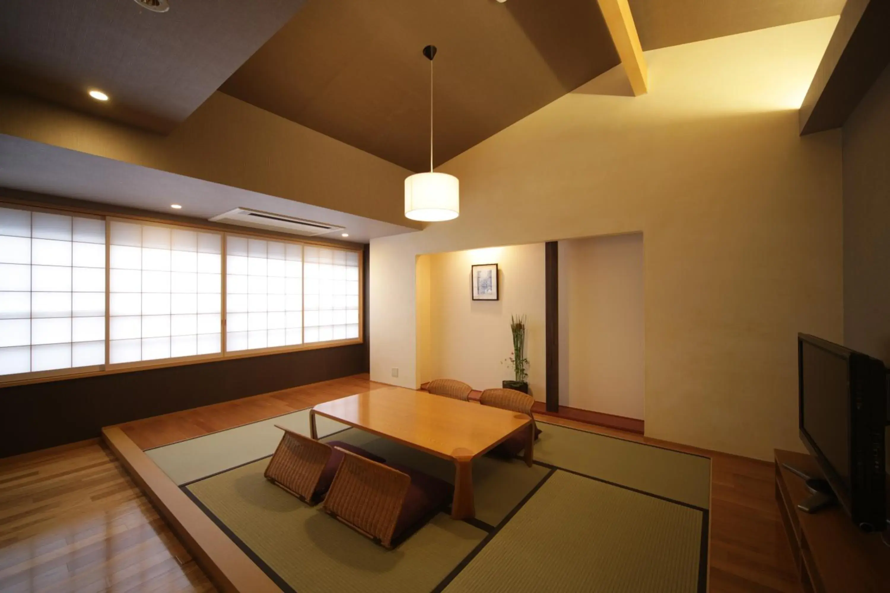 Photo of the whole room, Seating Area in Itsukushima Iroha