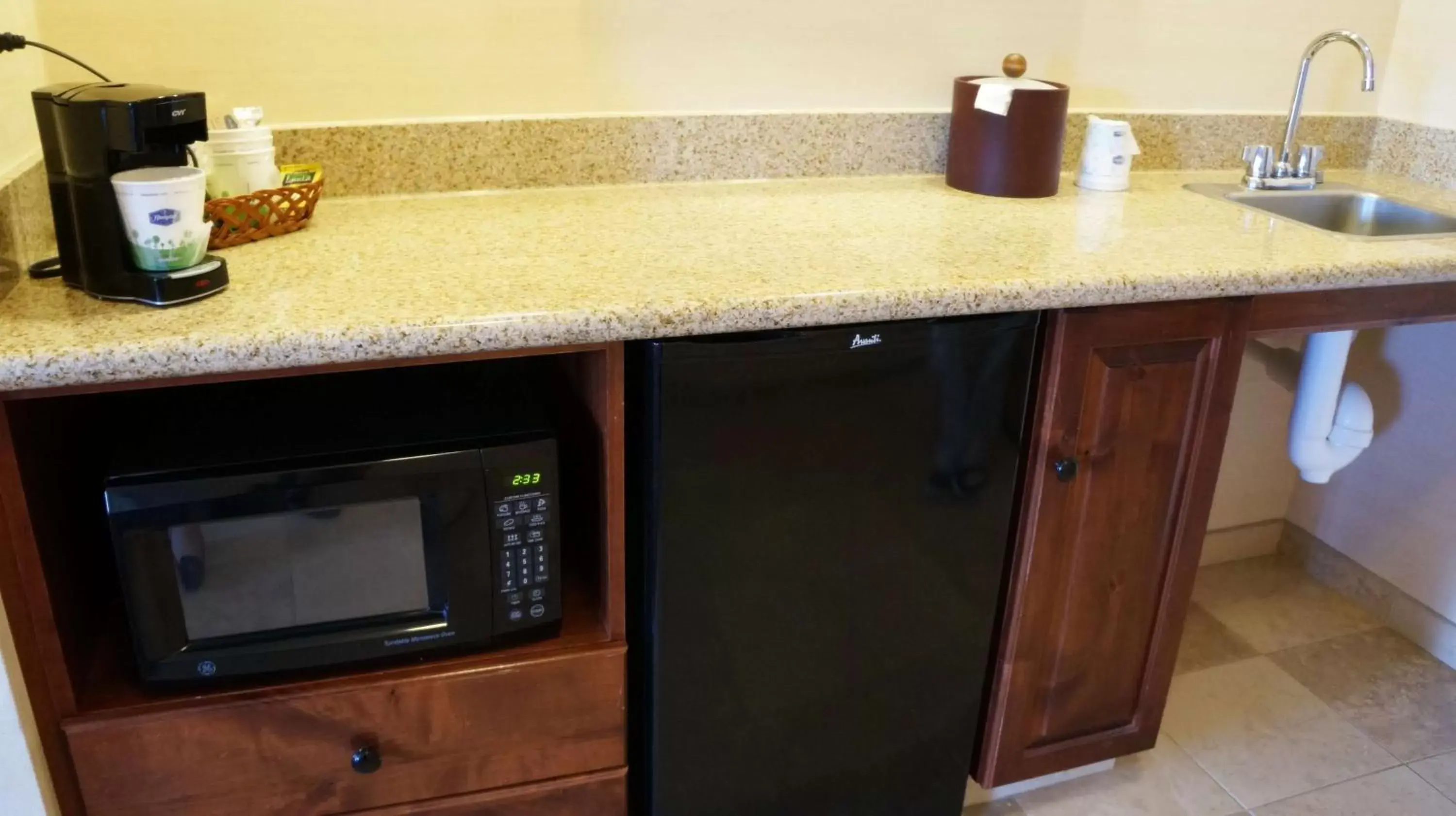 Kitchen or kitchenette, Kitchen/Kitchenette in Hampton Inn & Suites Kingman