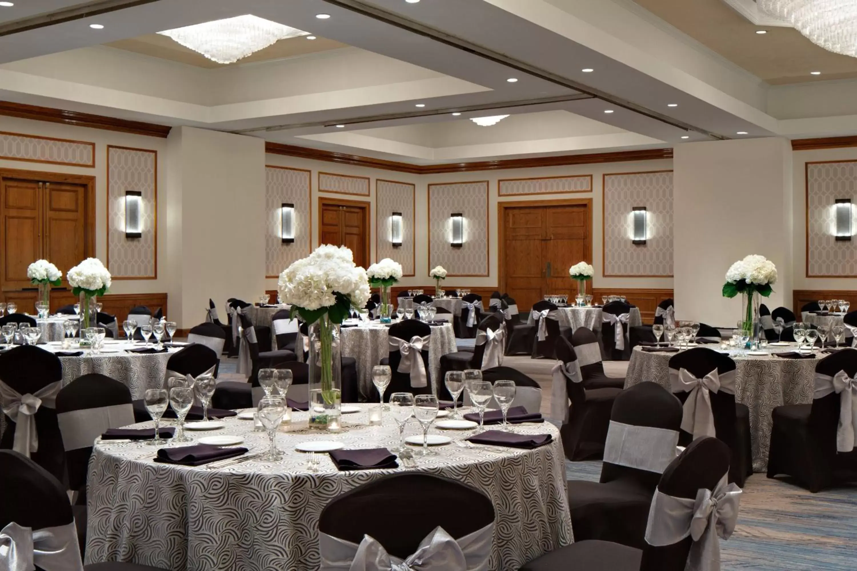 Meeting/conference room, Restaurant/Places to Eat in Houston Marriott Westchase