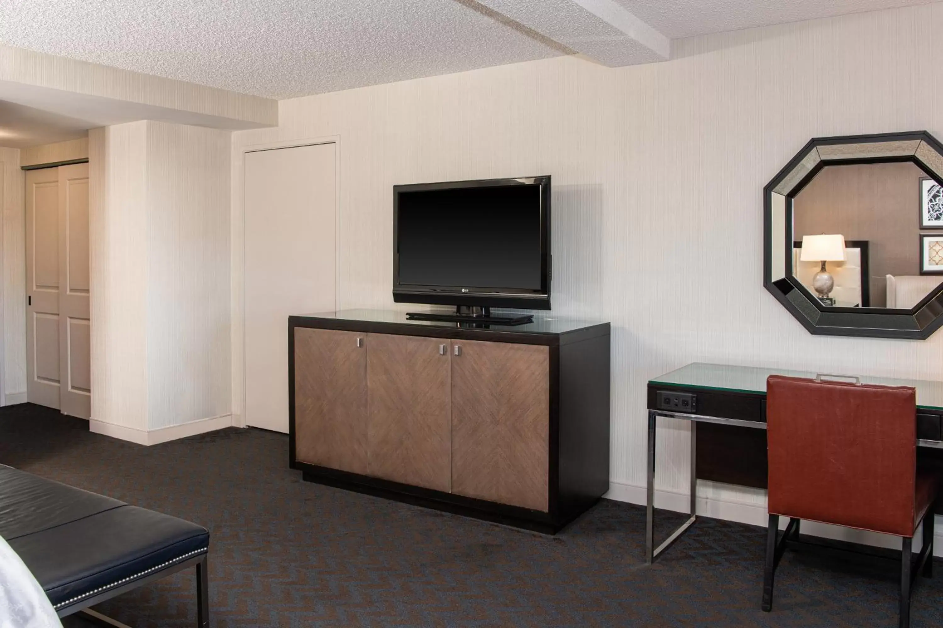 Photo of the whole room, TV/Entertainment Center in Sheraton Mission Valley San Diego Hotel