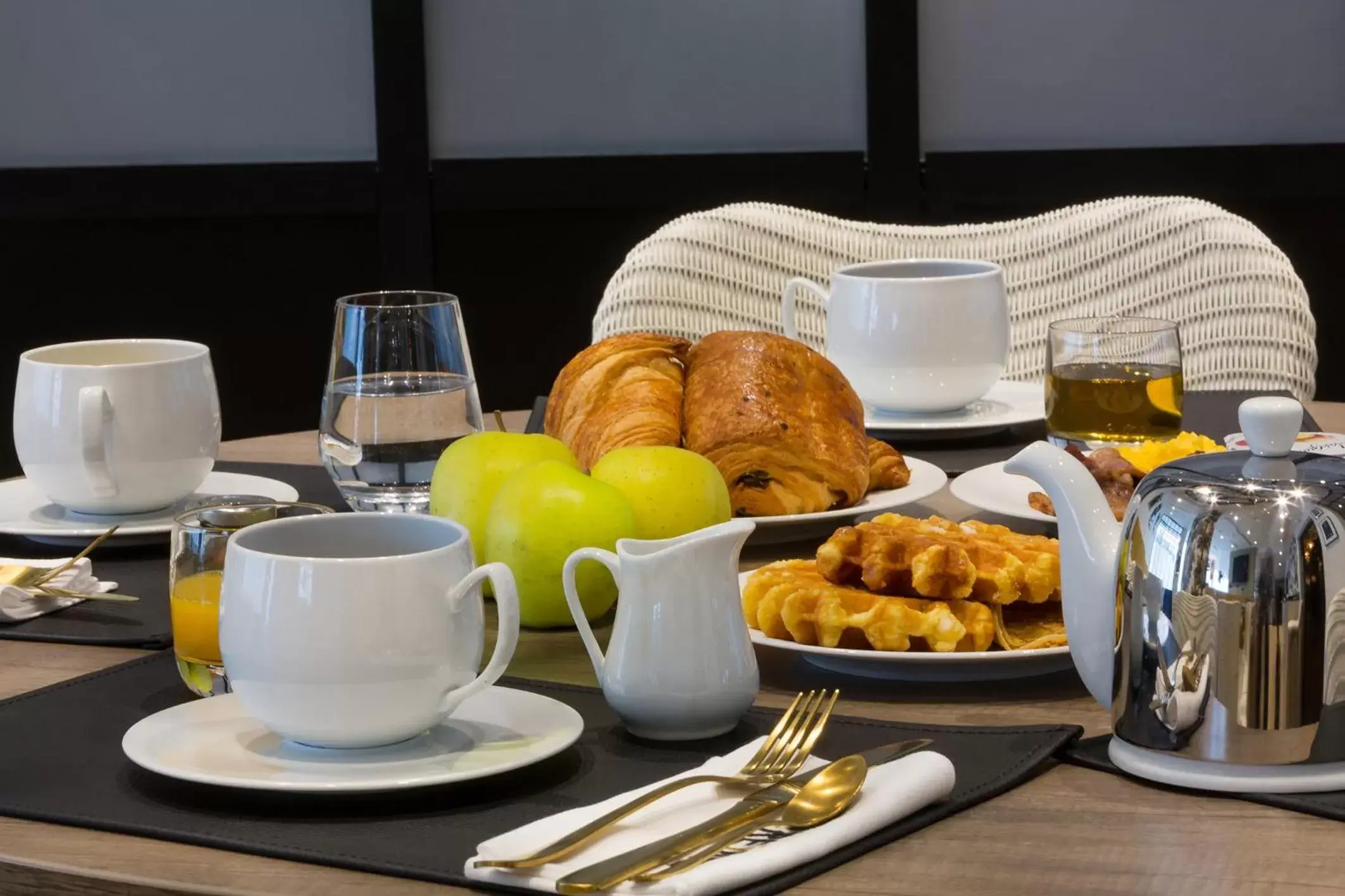 Breakfast in Hotel L'Arbre Voyageur - BW Premier Collection - LILLE