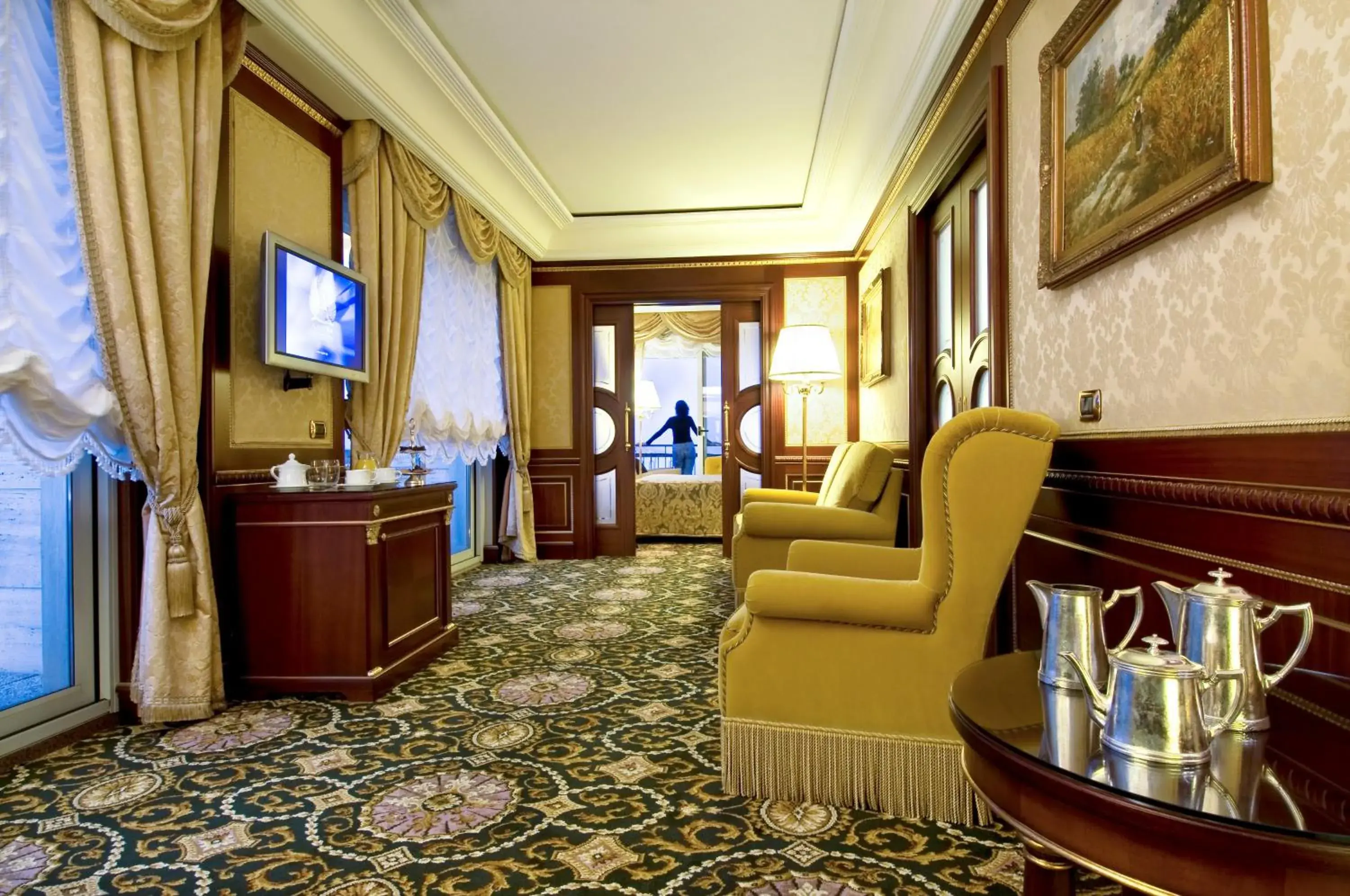 Living room, Seating Area in Grand Hotel Bristol