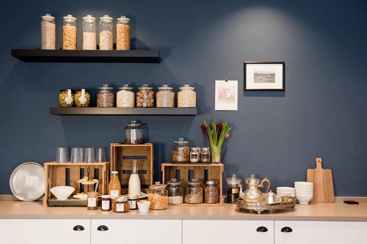 Restaurant/places to eat in Villa Weiss