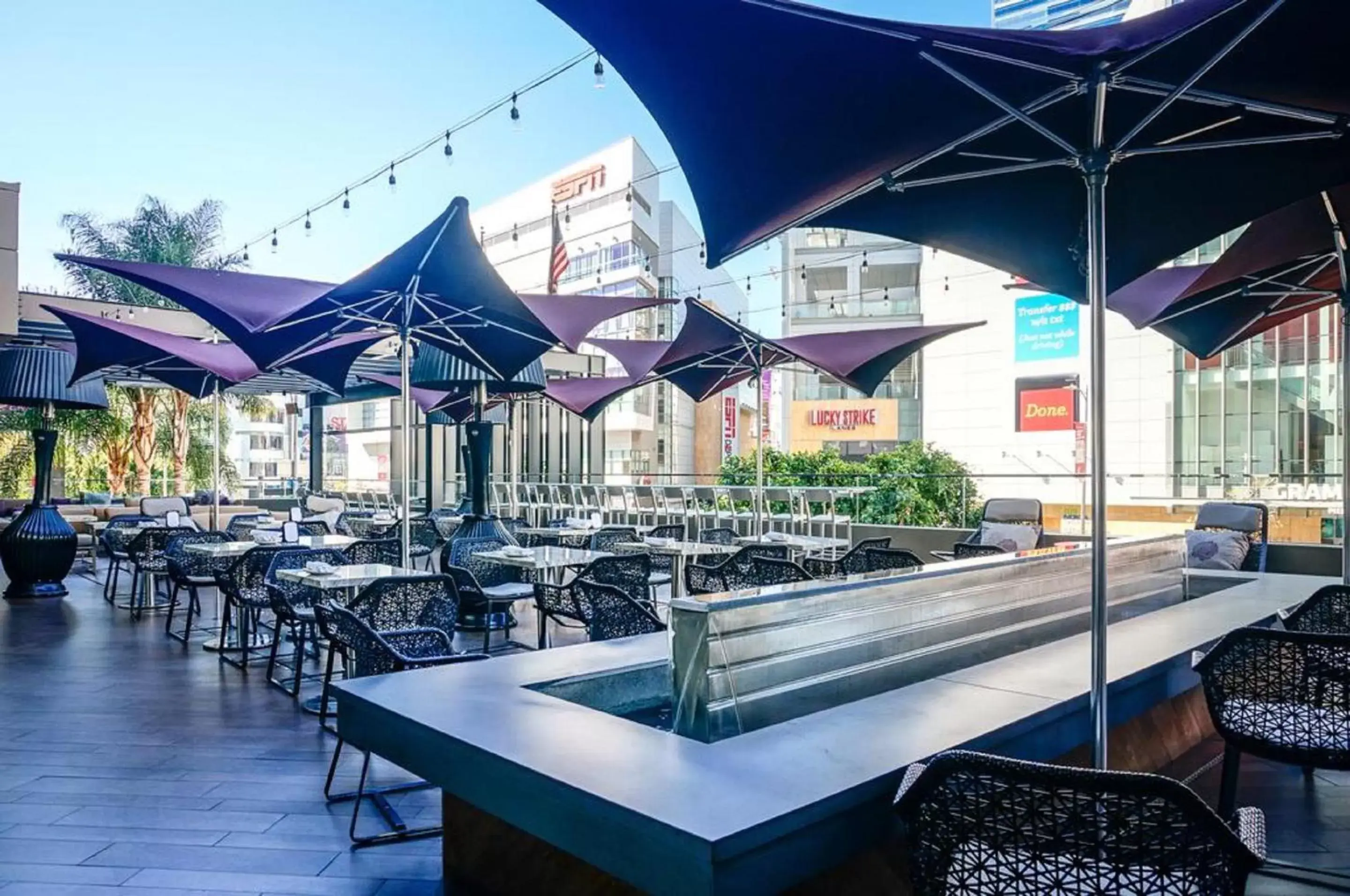 Patio, Restaurant/Places to Eat in E Central Hotel Downtown Los Angeles