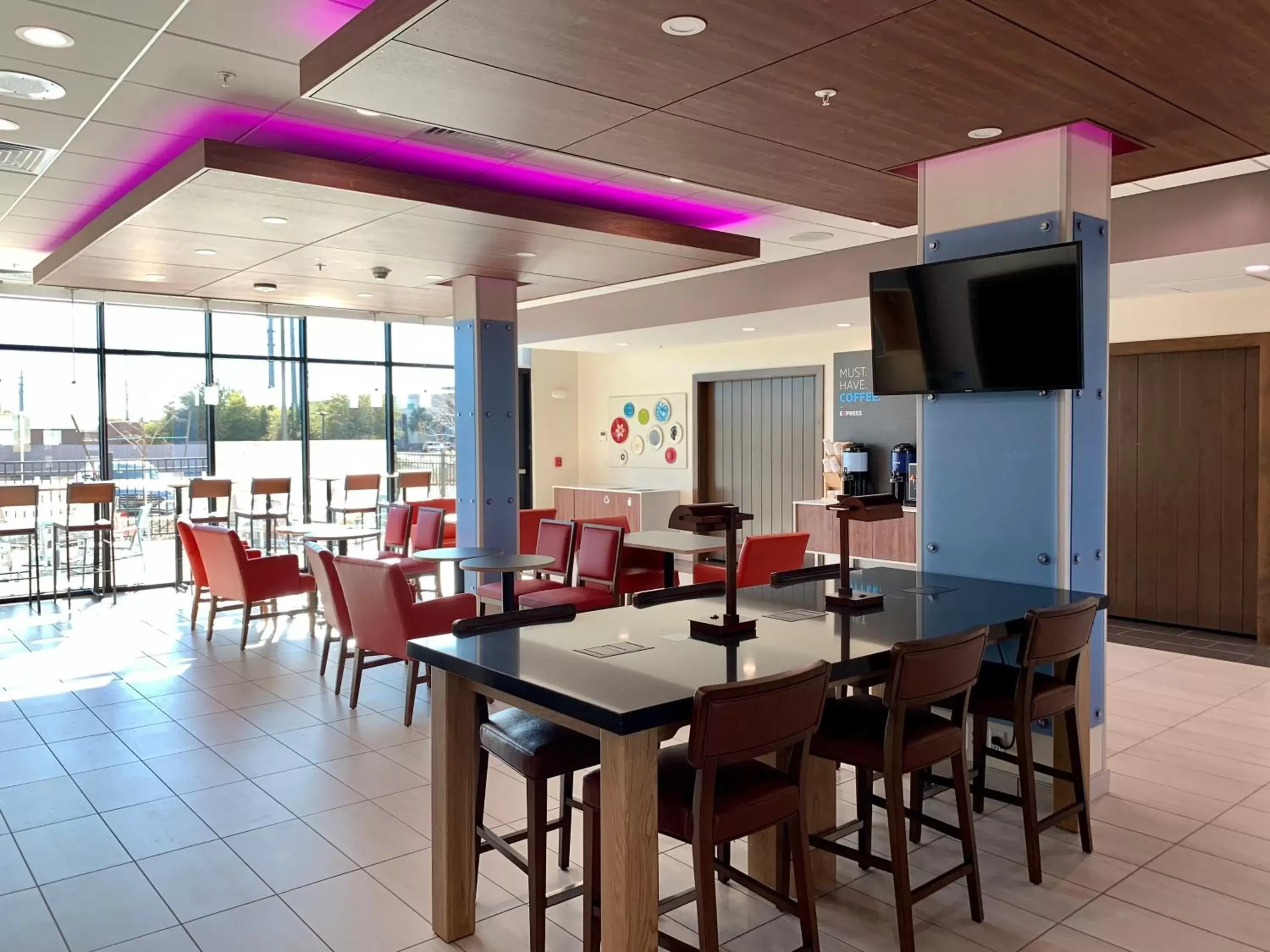 Breakfast, Restaurant/Places to Eat in Holiday Inn Express & Suites - Phoenix North - Happy Valley, an IHG Hotel