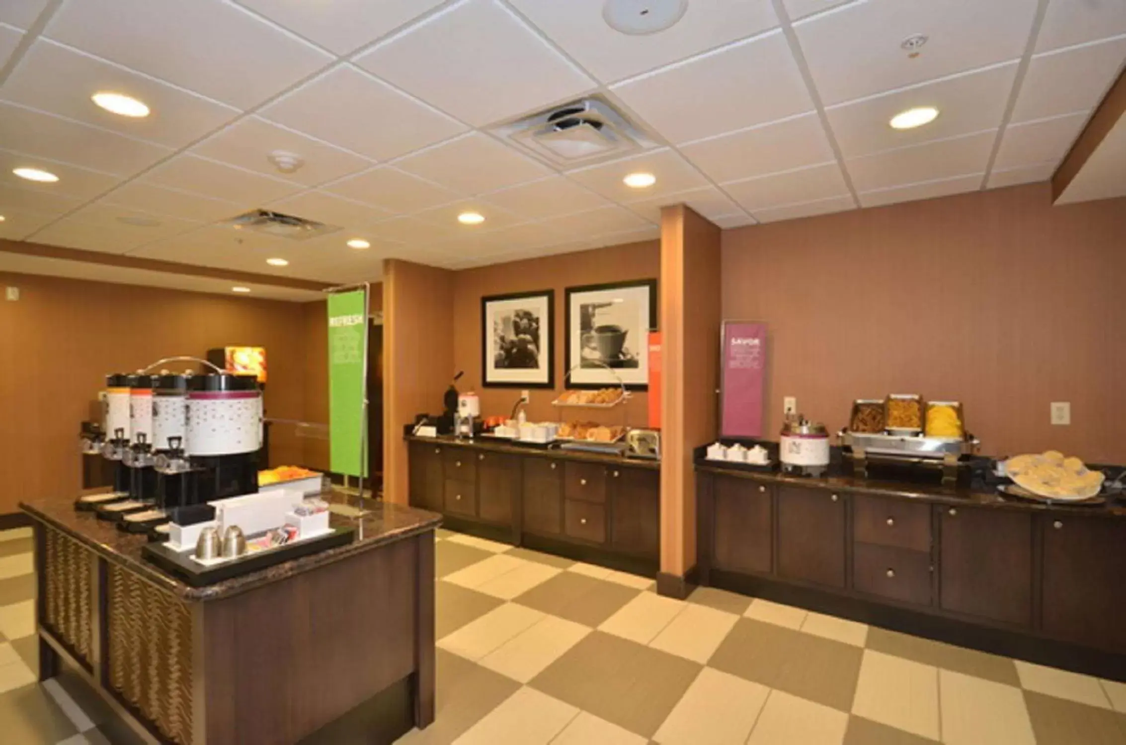 Breakfast, Restaurant/Places to Eat in Hampton Inn and Suites Tulsa/Catoosa