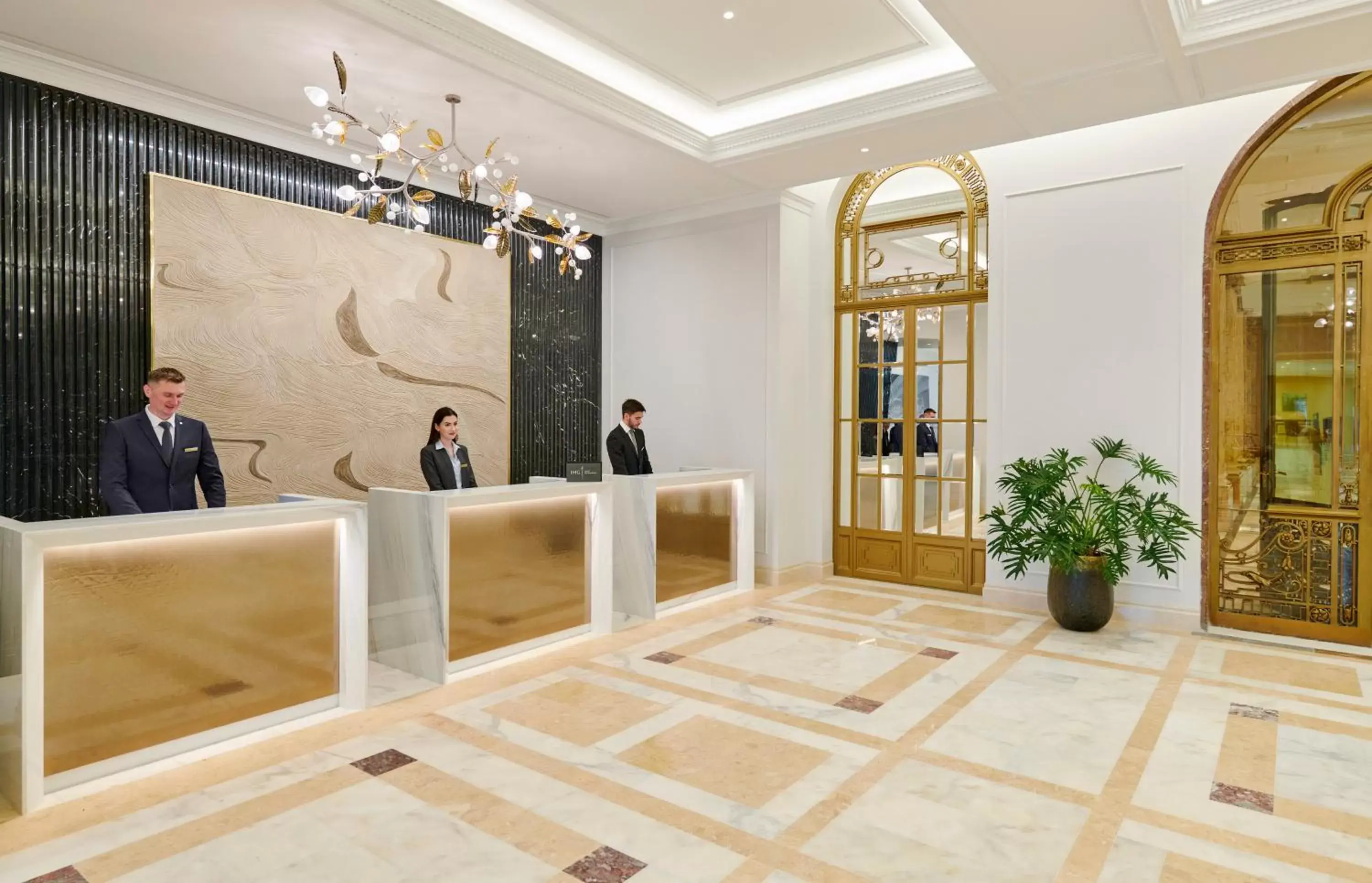 Staff, Lobby/Reception in InterContinental Athenee Palace Bucharest, an IHG Hotel