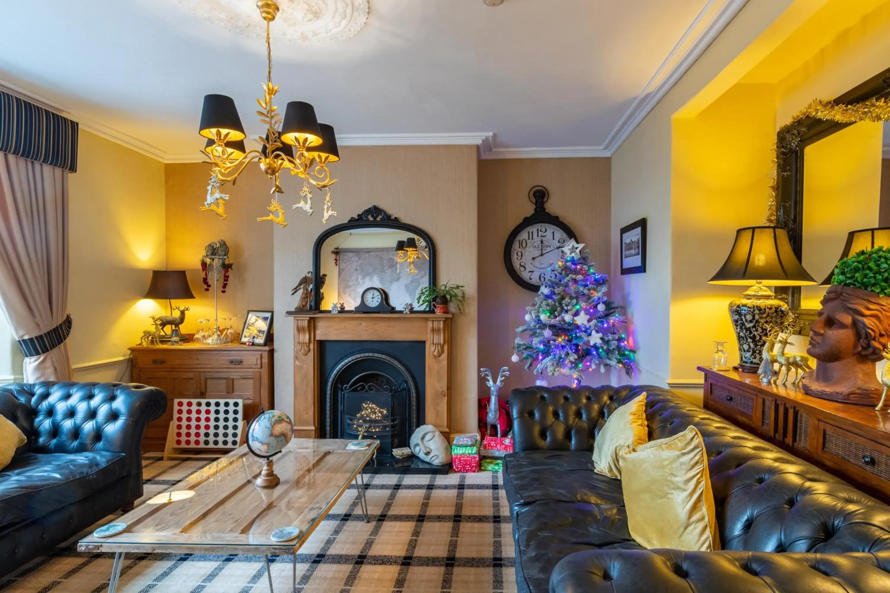 Living room, Seating Area in Holly Lodge Guest House with FREE off site health club