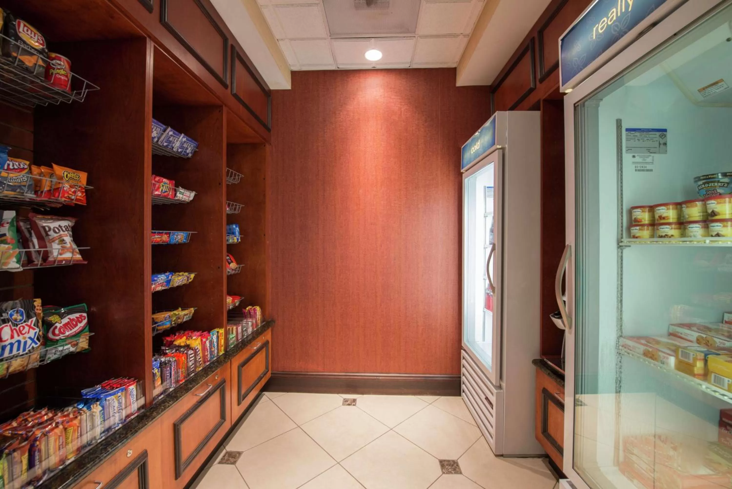 Restaurant/places to eat in Hilton Garden Inn Tupelo