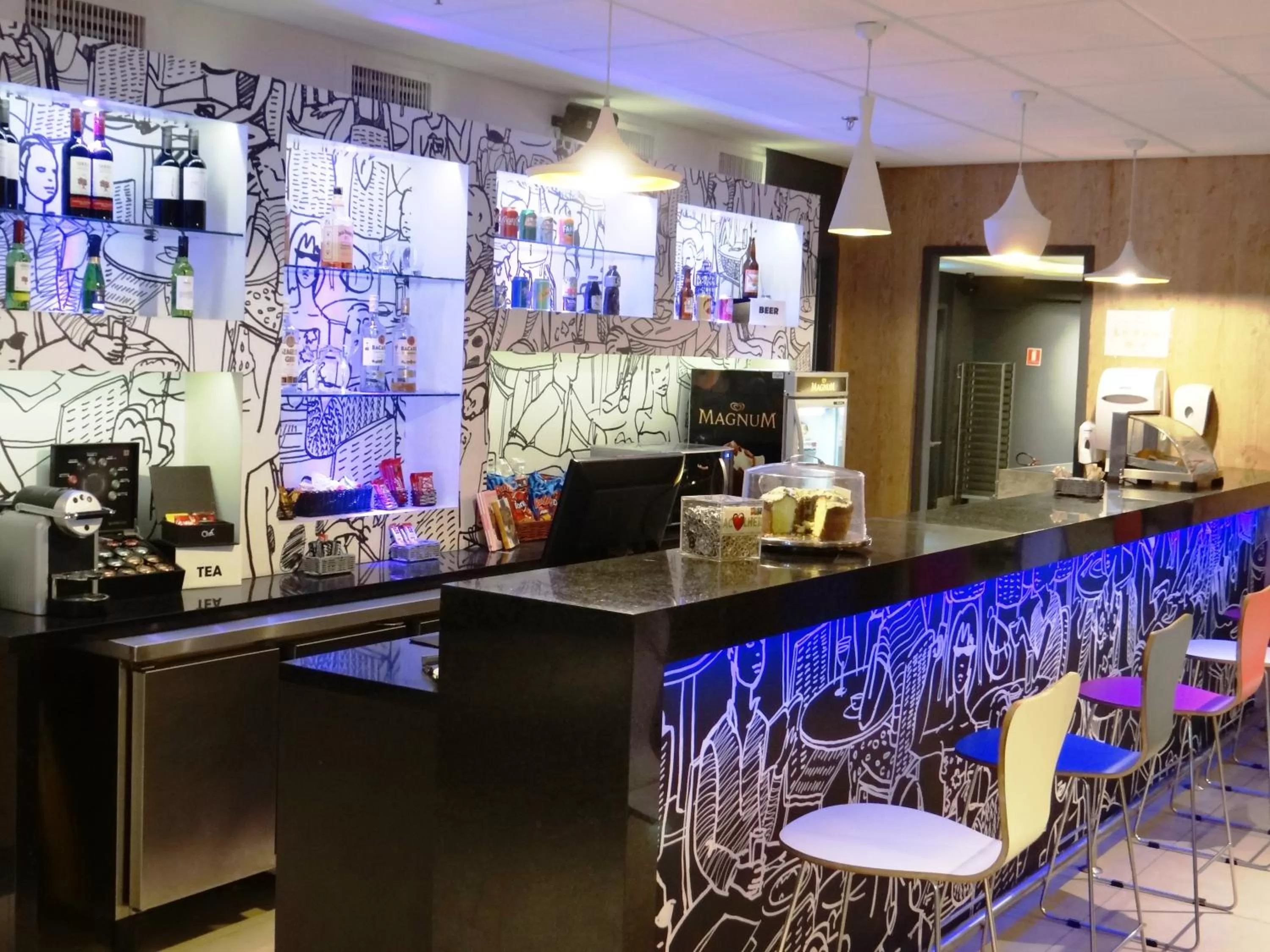 Coffee/tea facilities in ibis Santos Valongo