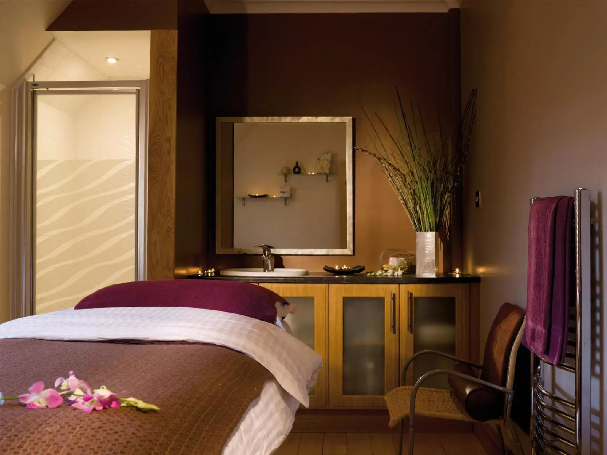 Spa and wellness centre/facilities, Bed in Macdonald Houstoun House