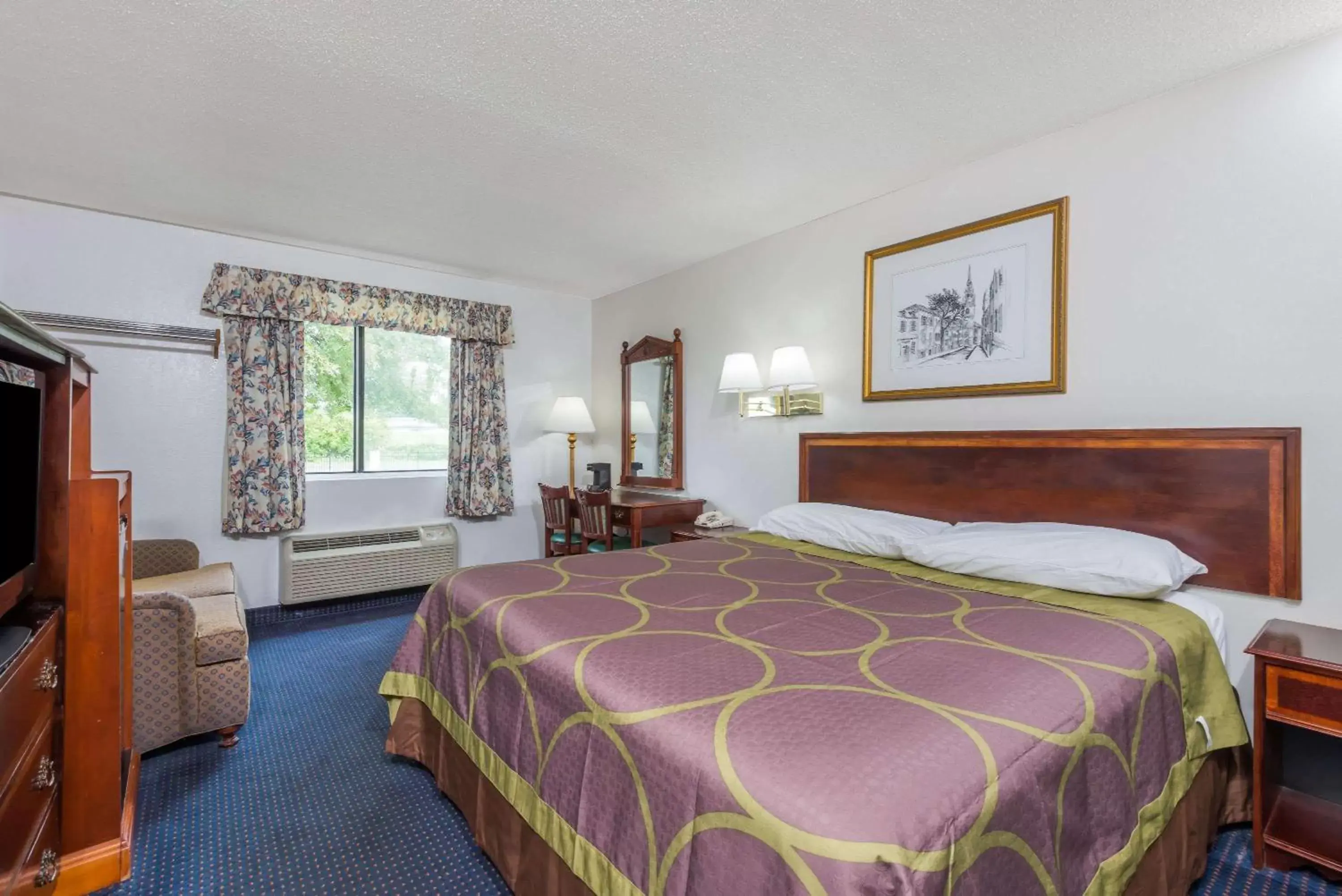 Photo of the whole room, Bed in Super 8 by Wyndham Hartford