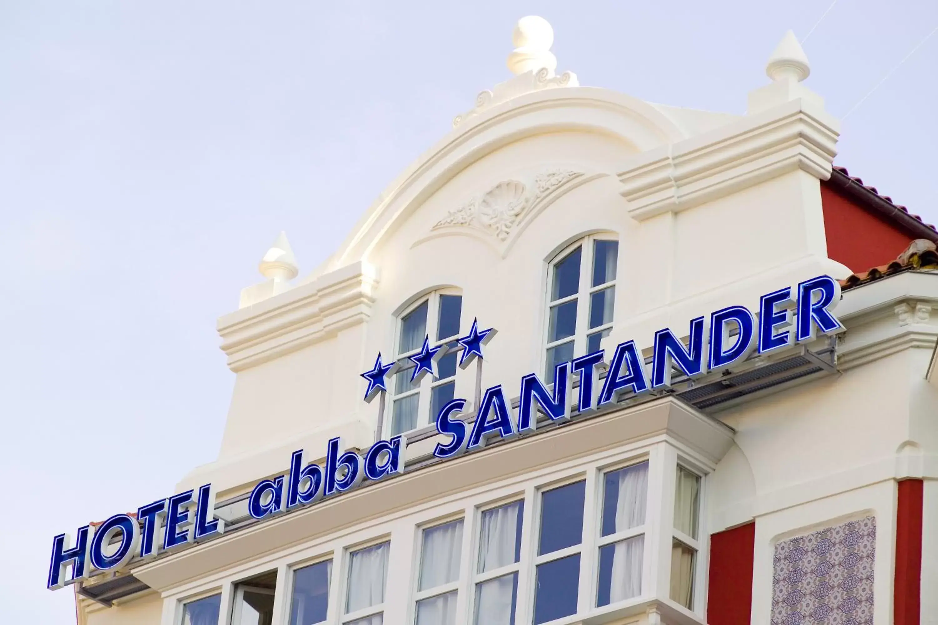 Facade/entrance, Property Building in Abba Santander