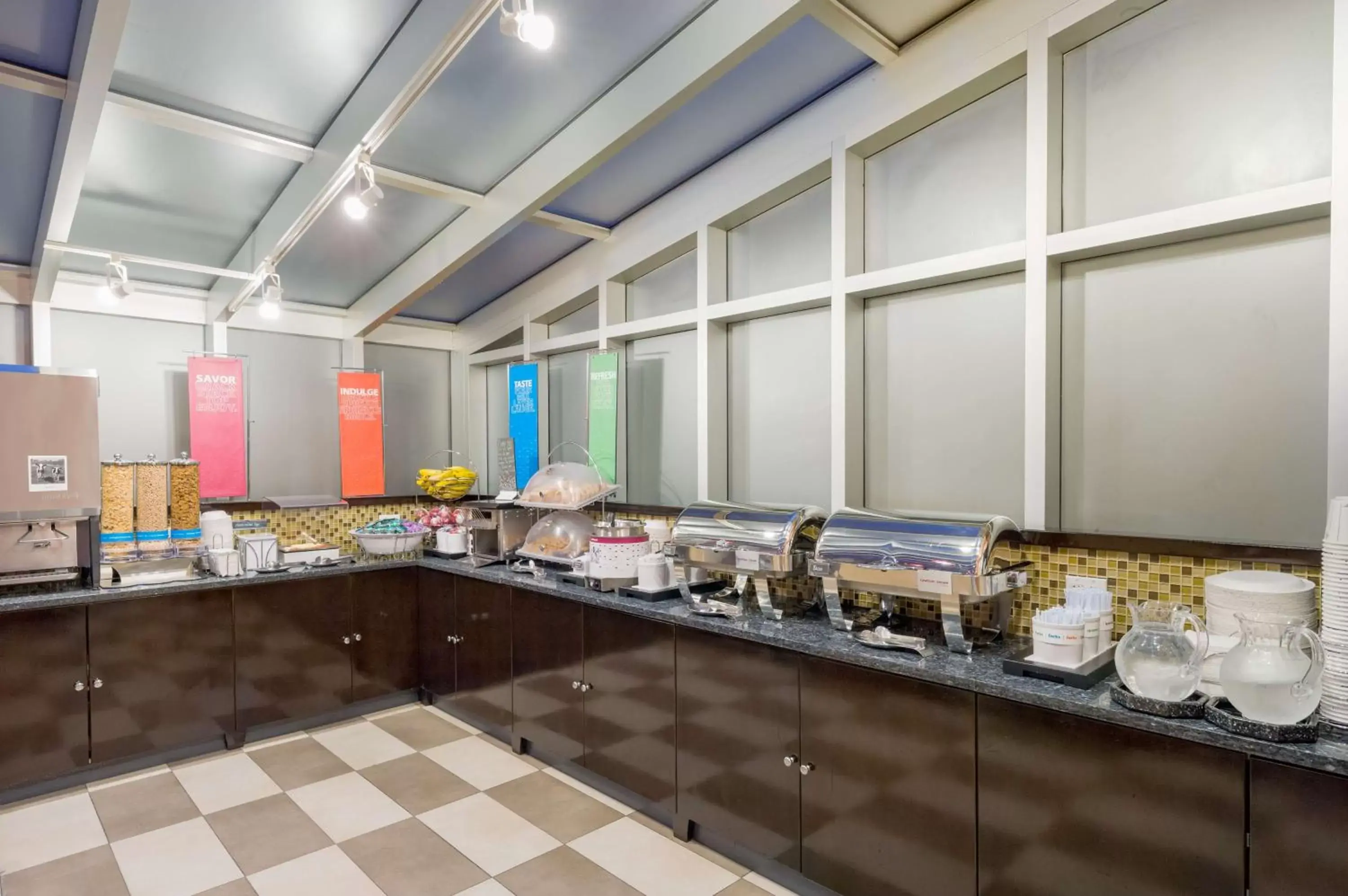 Breakfast in Hampton Inn Manhattan - Times Square South Breakfast in Hampton Inn Manhattan - Times Square South