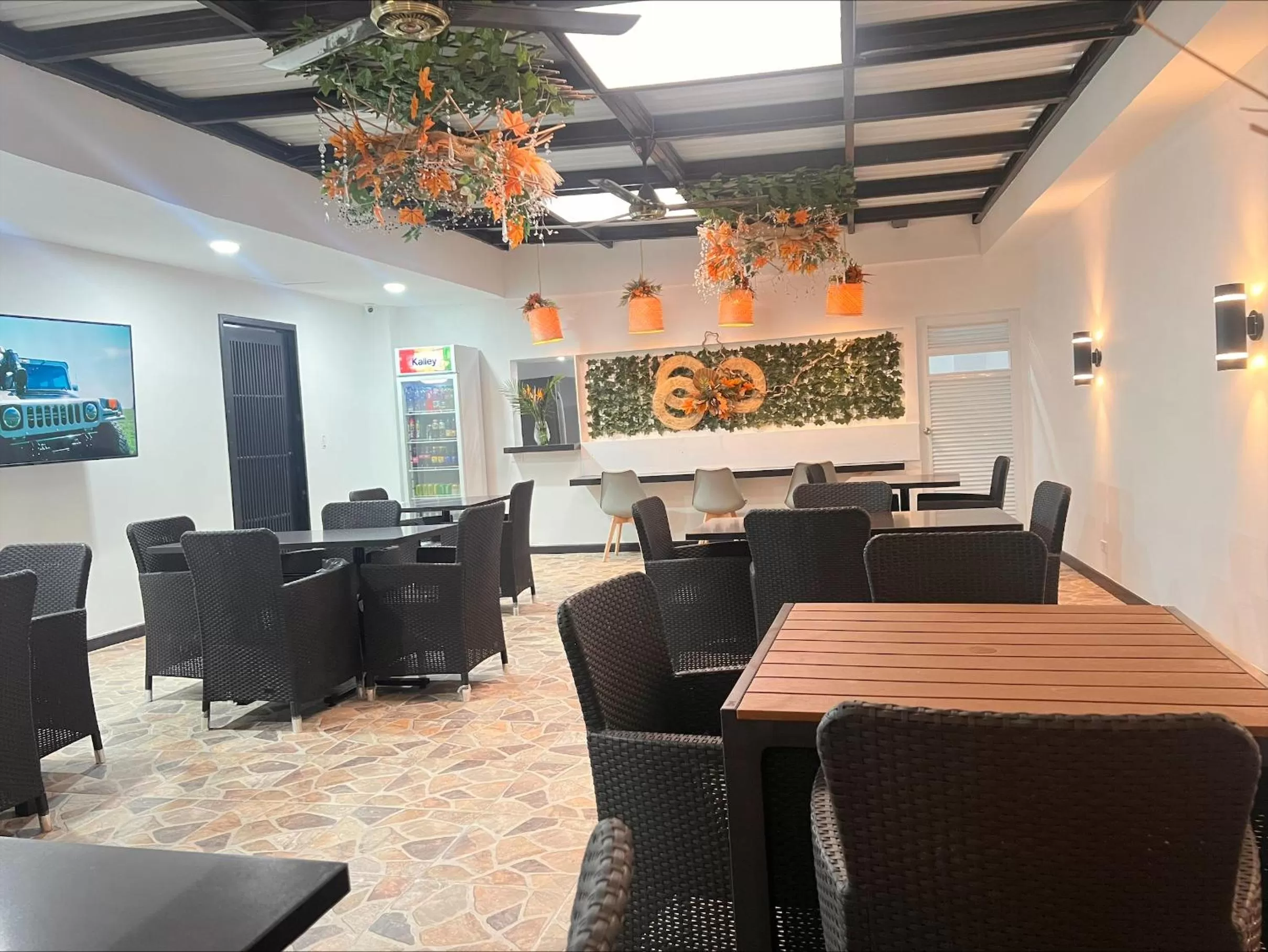 Restaurant/places to eat in Hotel Zuriel Boutique