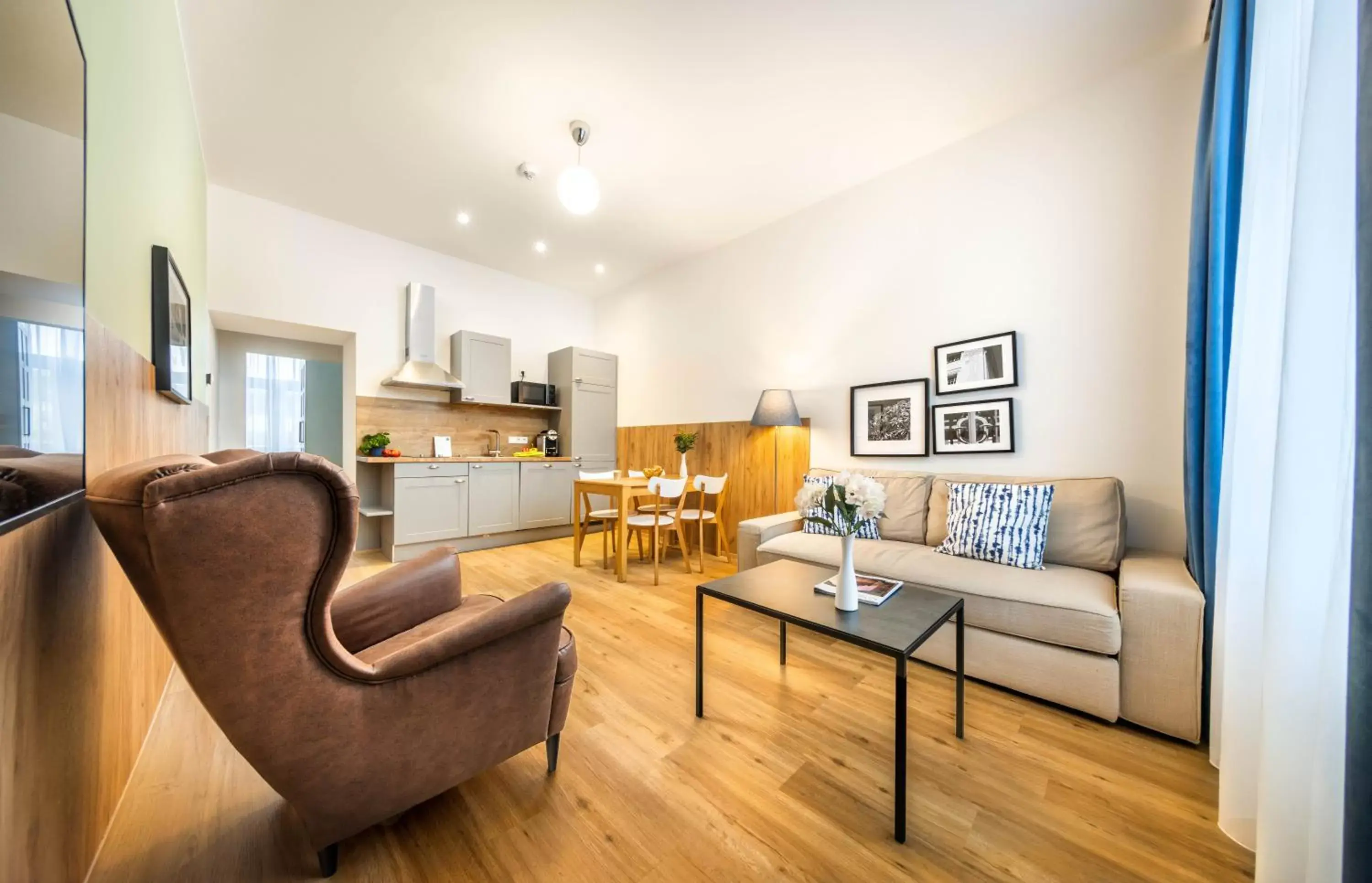 Living room in Jimmy's Apartments Emerald Living room in Jimmy's Apartments Emerald