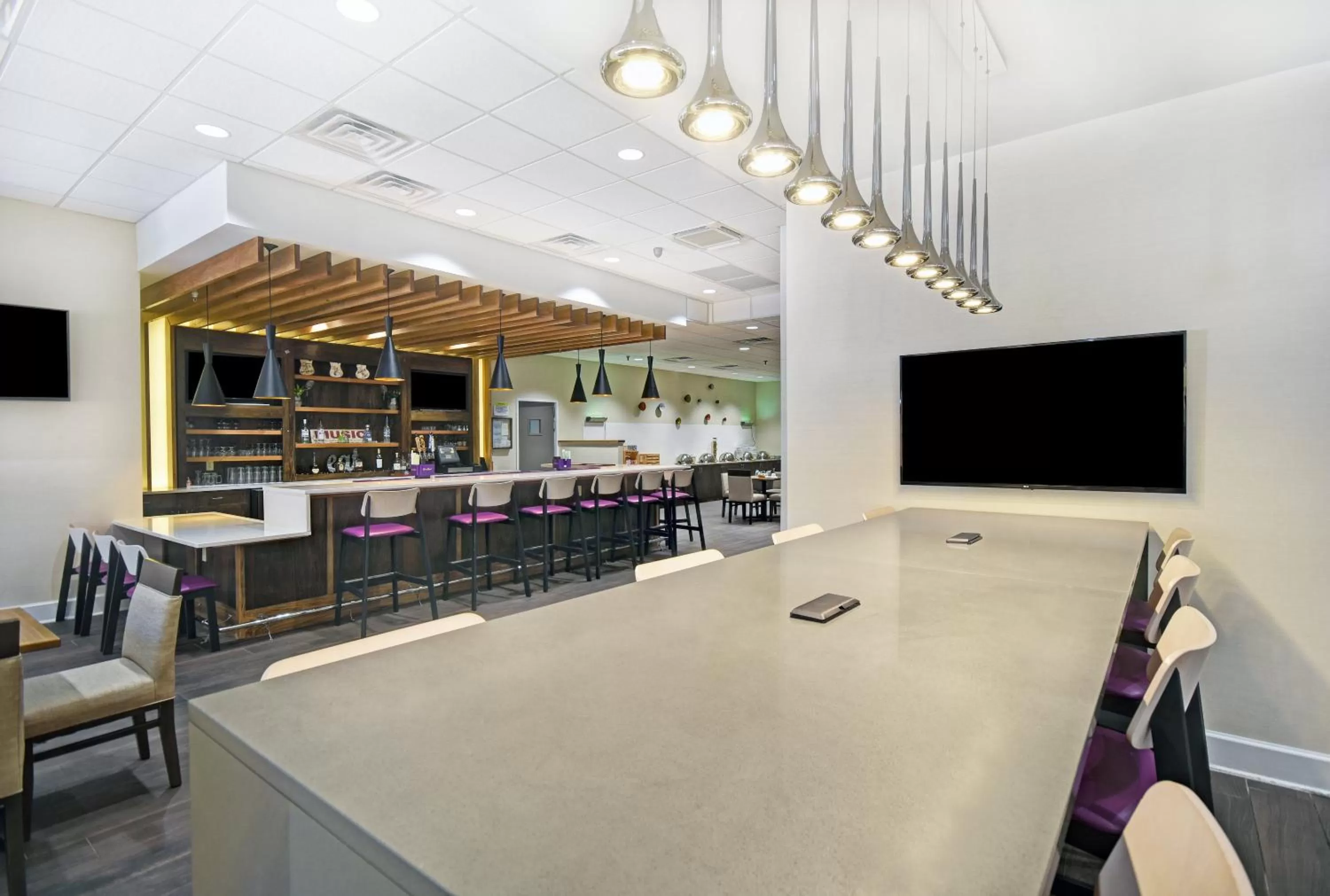 Lounge or bar in Holiday Inn - Memphis Downtown - Beale St. by IHG