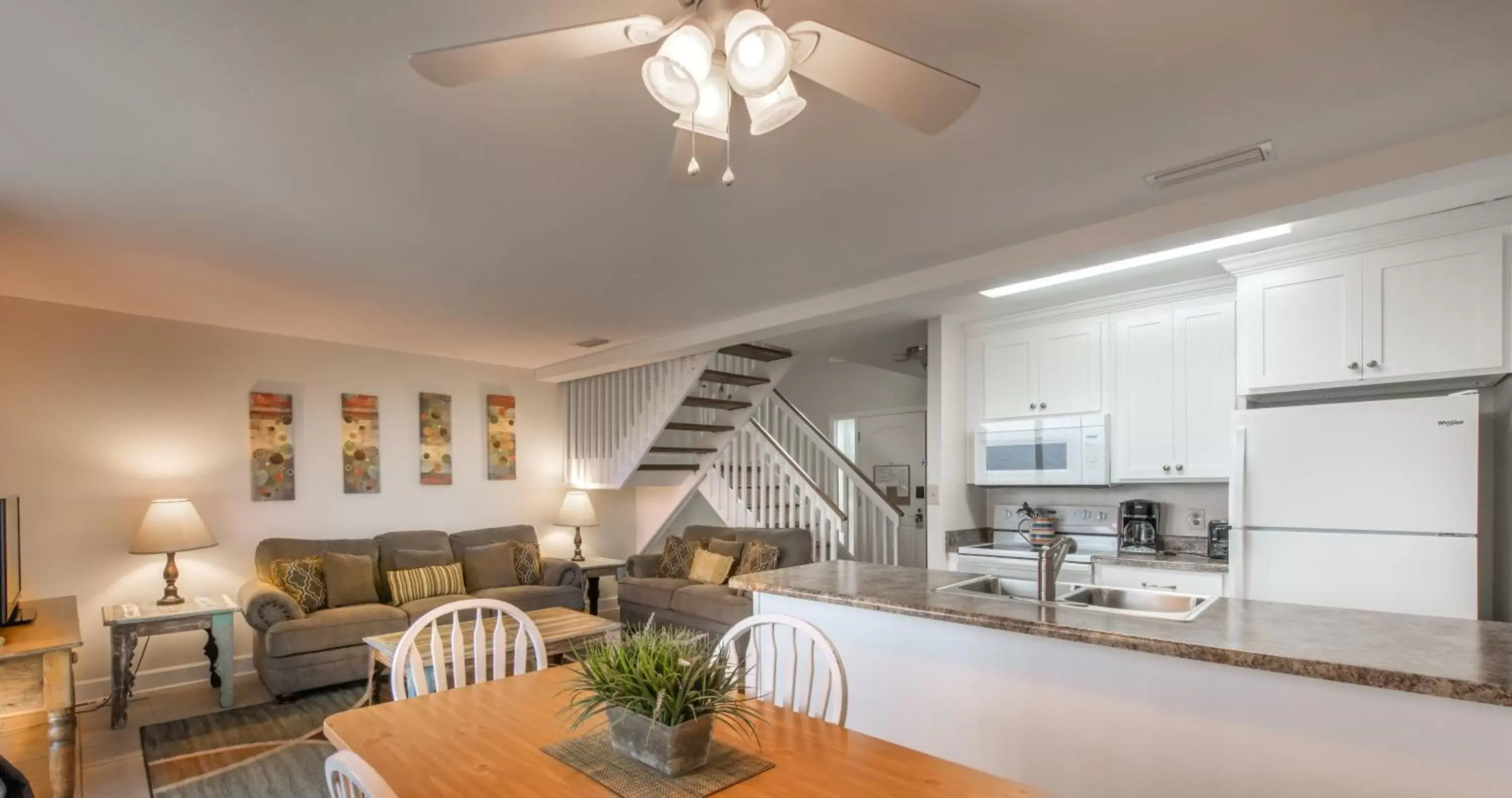 Kitchen/Kitchenette in Villas by the Sea Resort & Conference Center