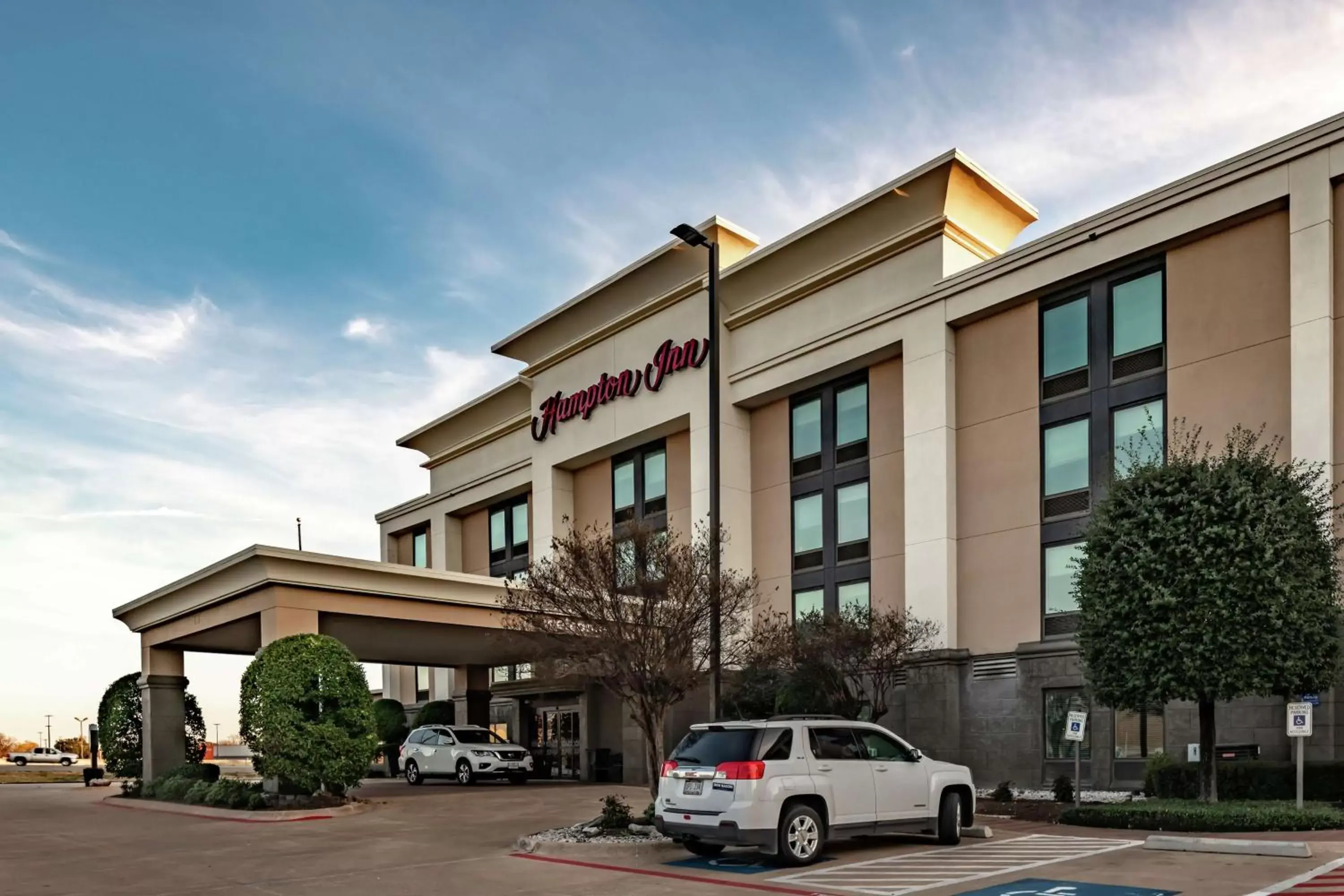 Property building in Hampton Inn Waco North Property building in Hampton Inn Waco North