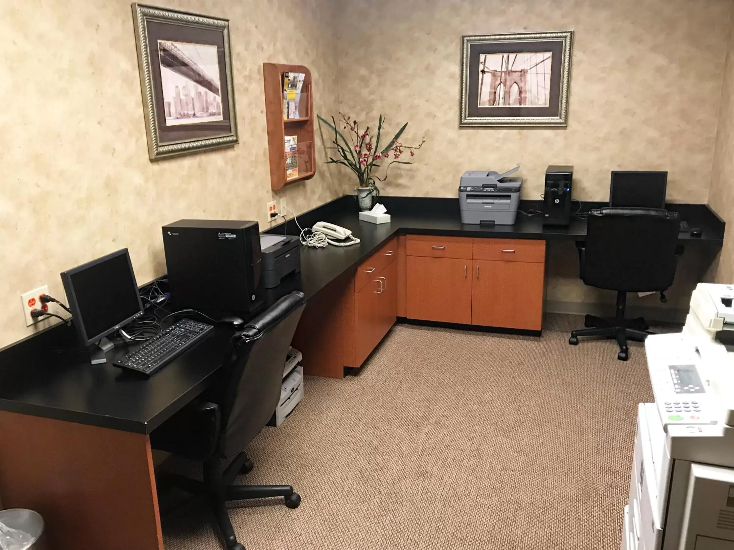 Business facilities, Business Area/Conference Room in Wingate by Wyndham Louisville East