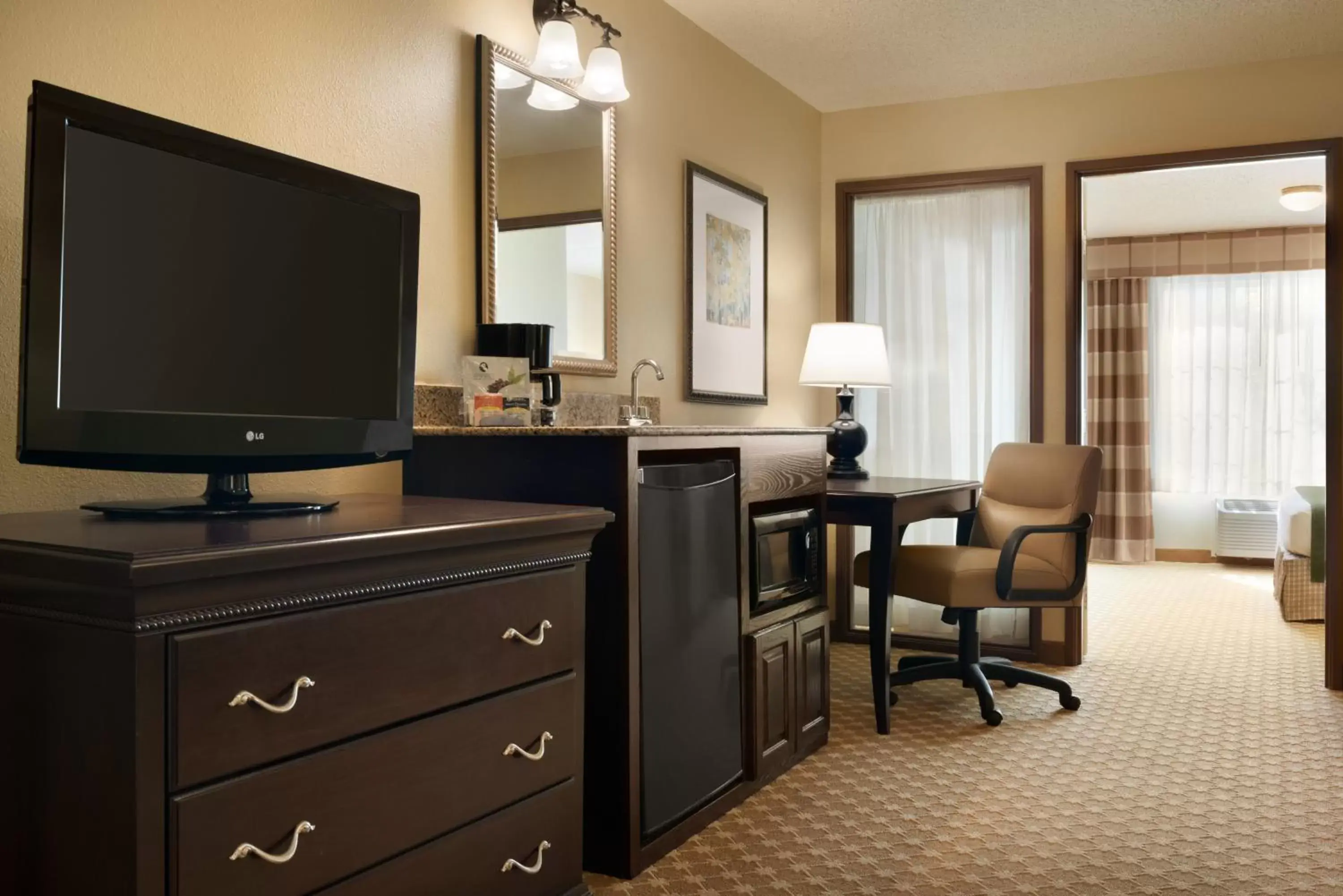 TV and multimedia, TV/Entertainment Center in Country Inn & Suites by Radisson, Chanhassen, MN