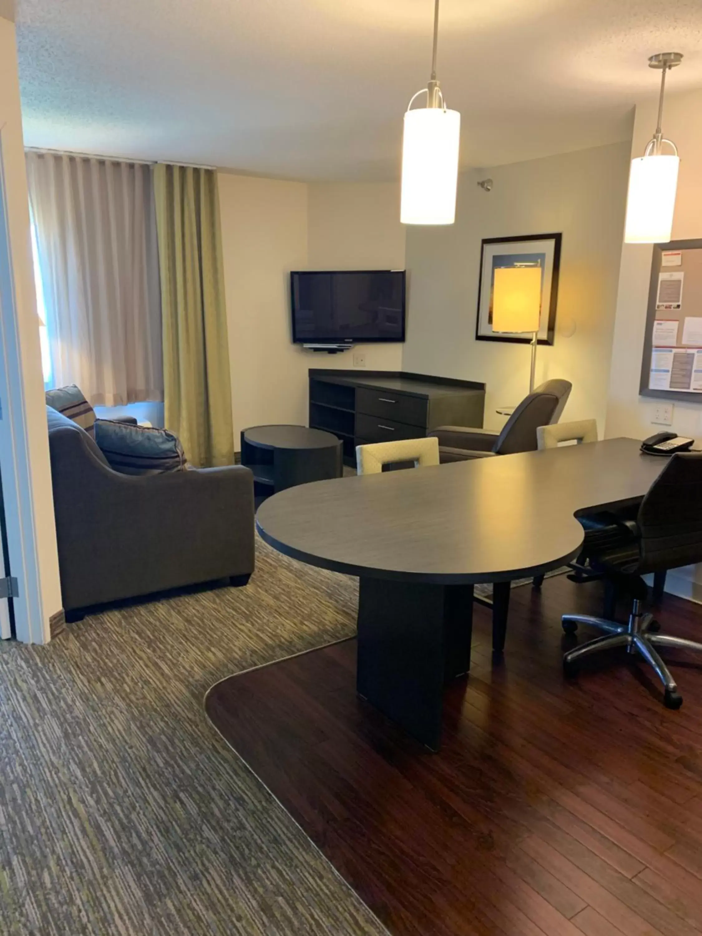 One-Bedroom Queen Room - Mobility/Hearing Accessible - Non-Smoking in Candlewood Suites Fargo-North Dakota State University, an IHG Hotel One-Bedroom Queen Room - Mobility/Hearing Accessible - Non-Smoking in Candlewood Suites Fargo-North Dakota State University, an IHG Hotel