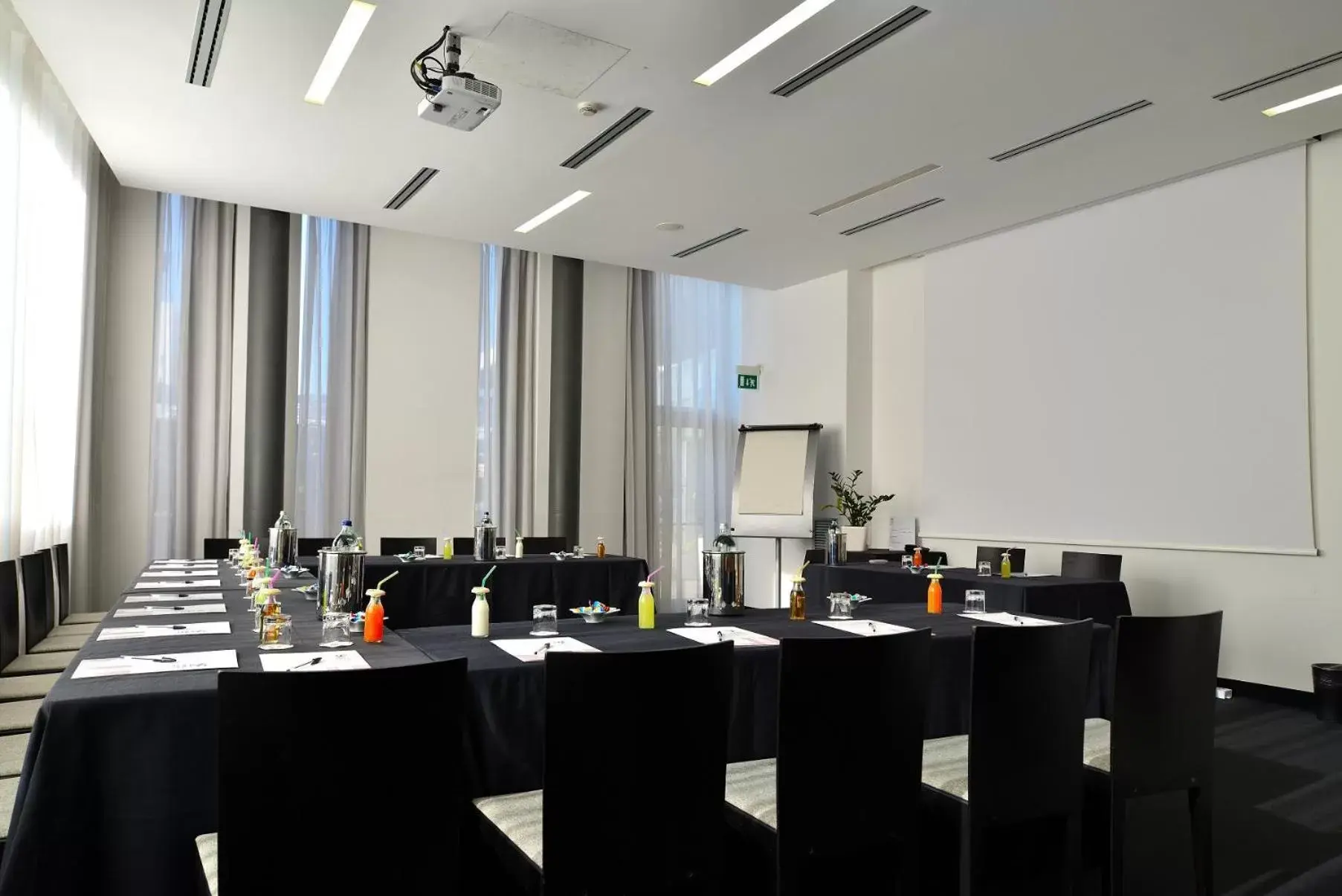 Business facilities in H2C Hotel Milanofiori