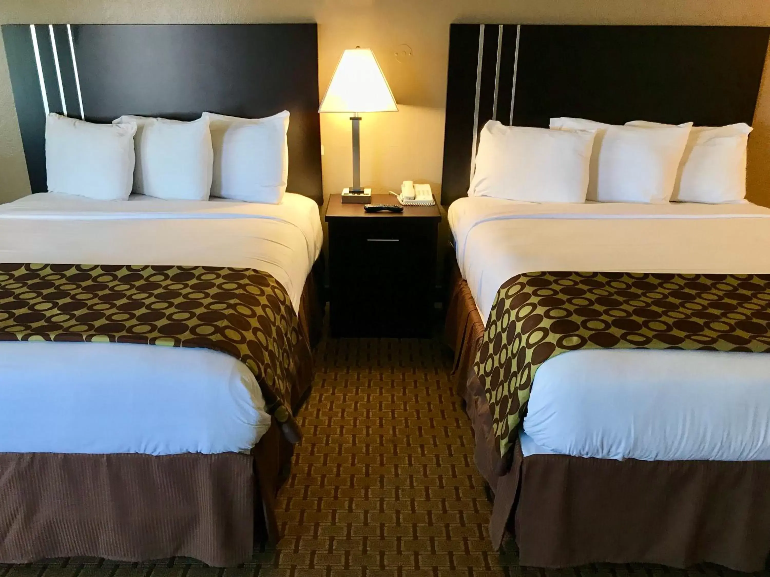 Standard Two Queens in Fireside Inn Standard Two Queens in Fireside Inn